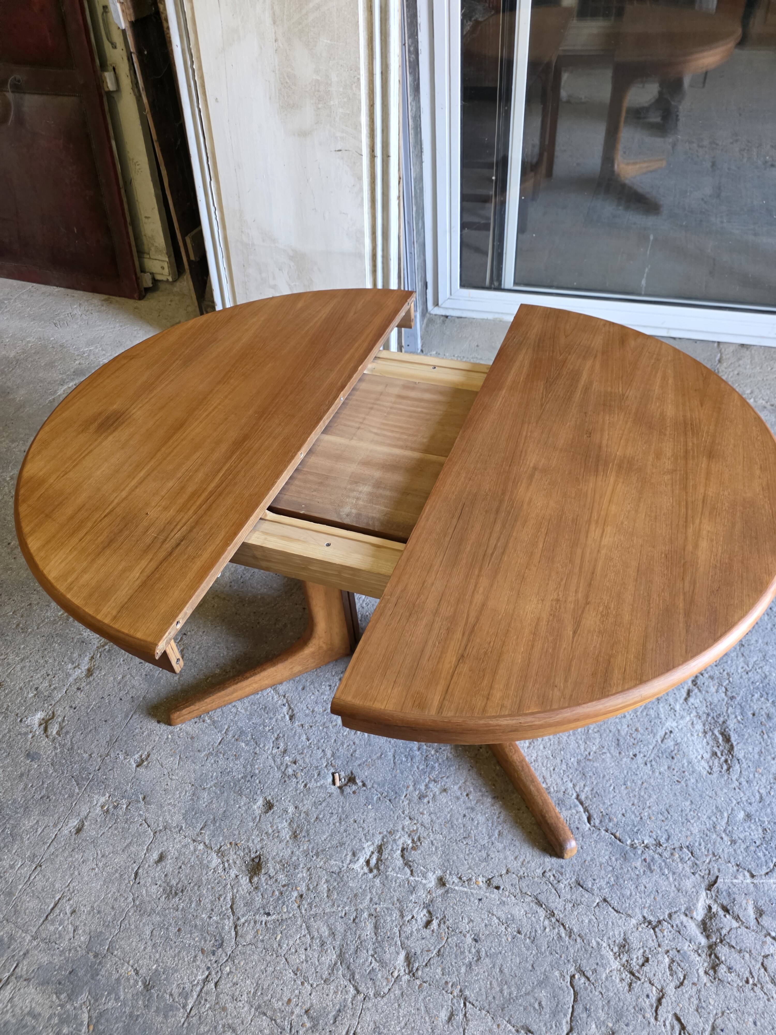 Table Baumann extensible en teck des années 60