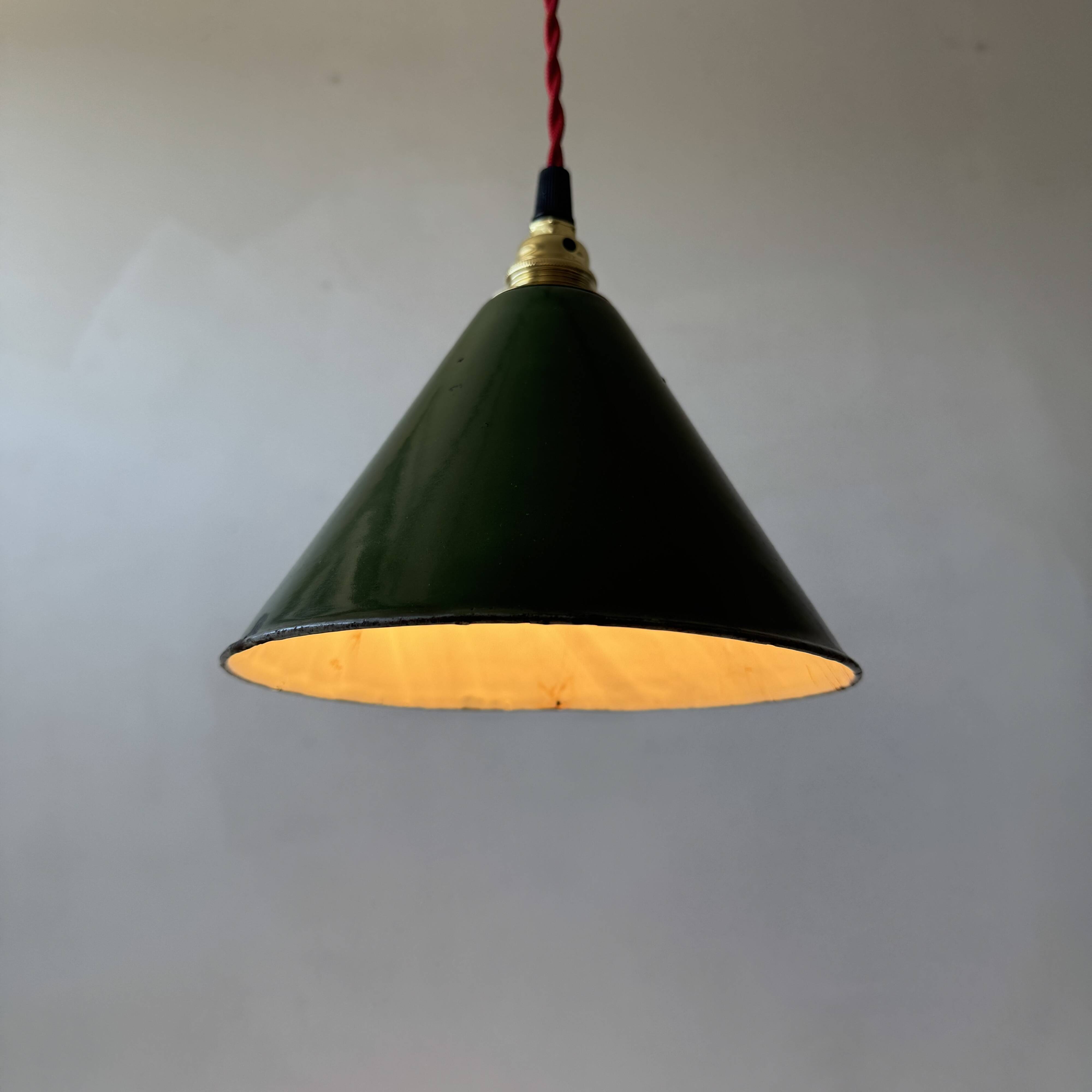 Set of 2 green conical workshop suspensions