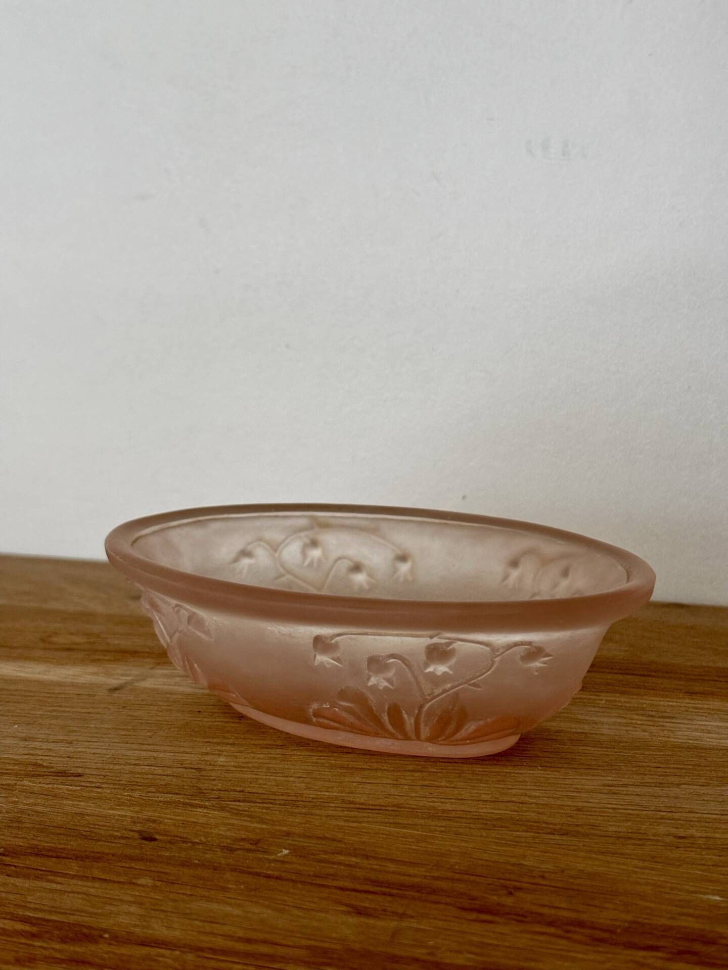 Art Deco soap dish, moulded glass, pink lilies of the valley.