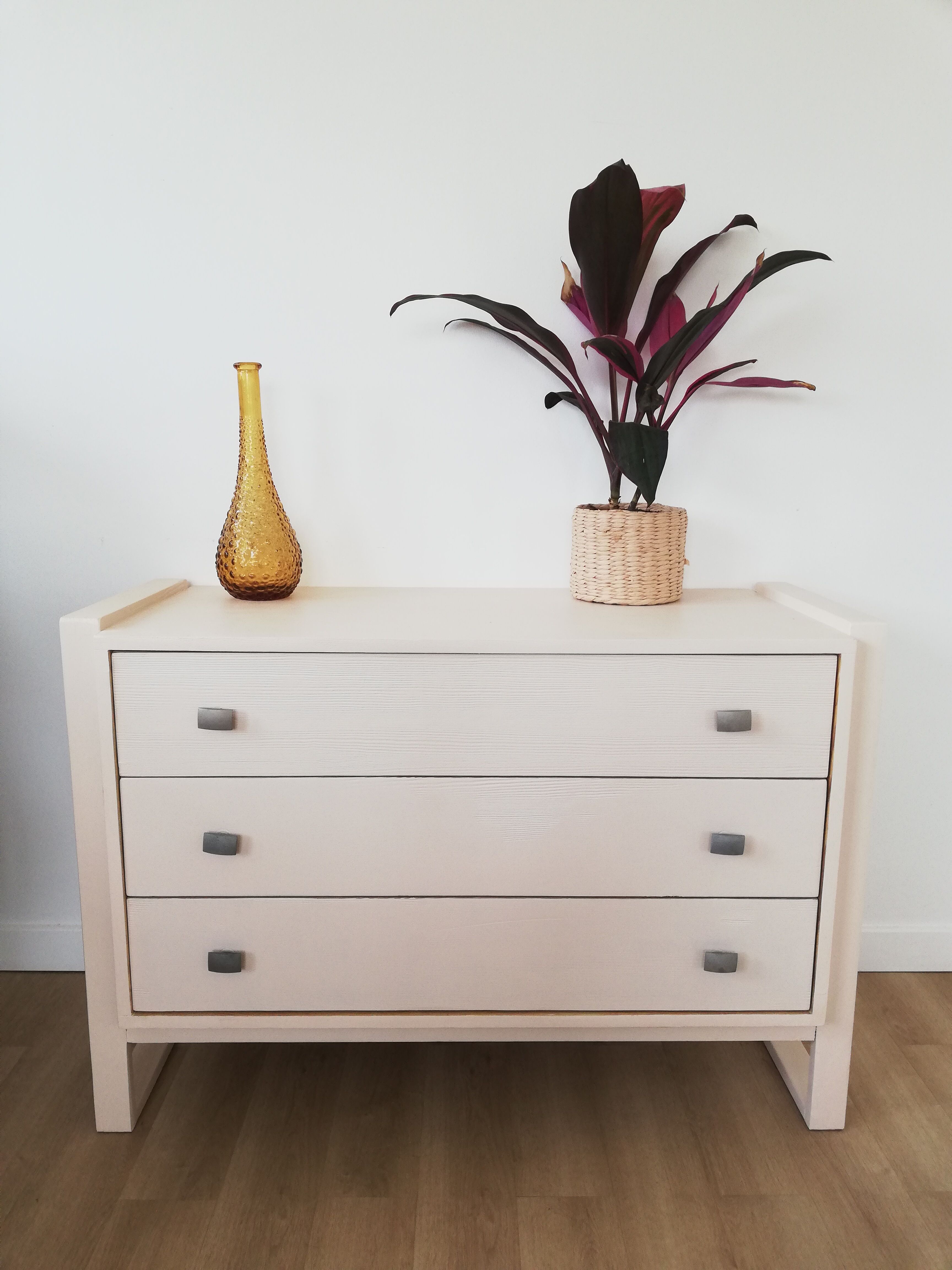 Vintage chest of drawers Revisited