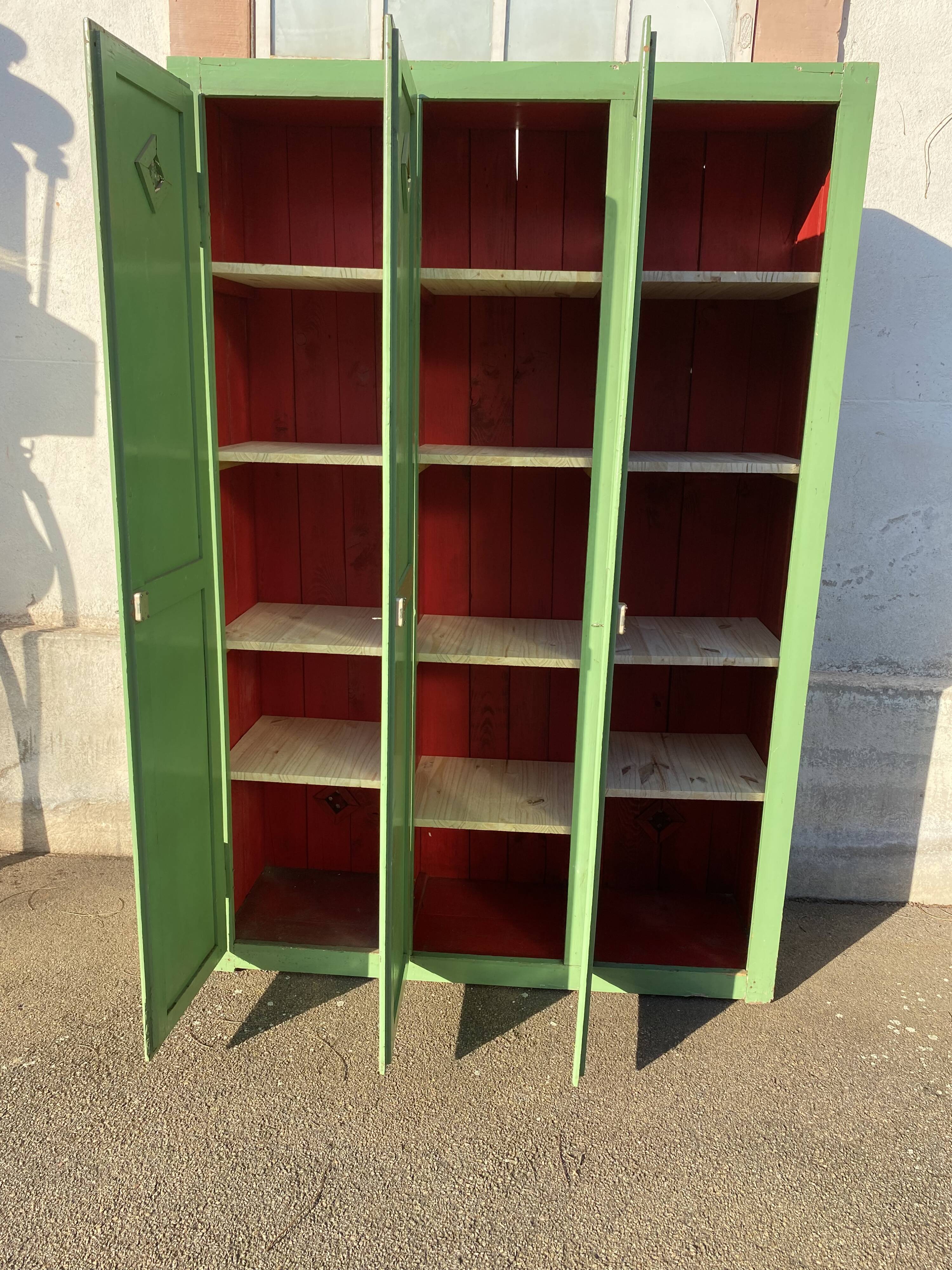 Vestiaire d’usine bois 3 portes