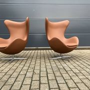 2x Fritz Hansen Egg chair by Arne Jacobsen in Cognac leather, new condition!