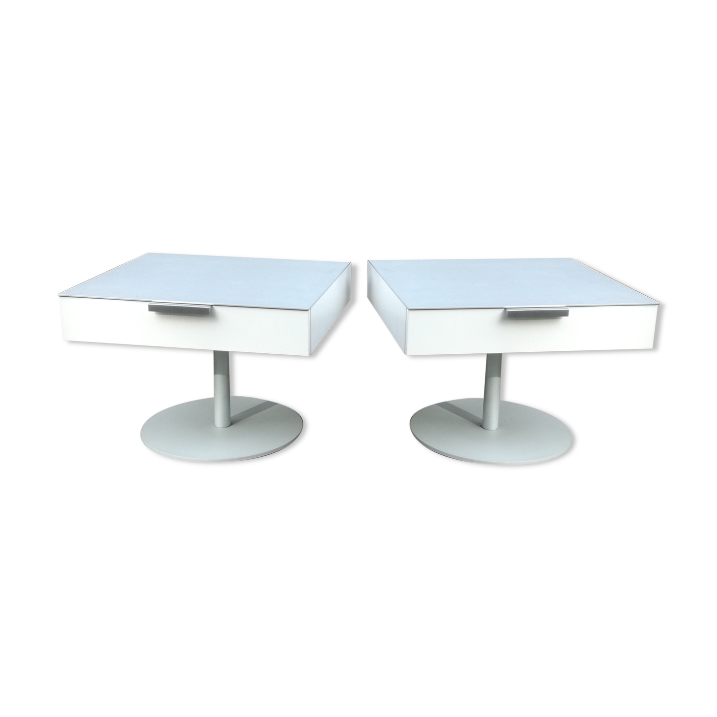 Paire de tables d'appoint