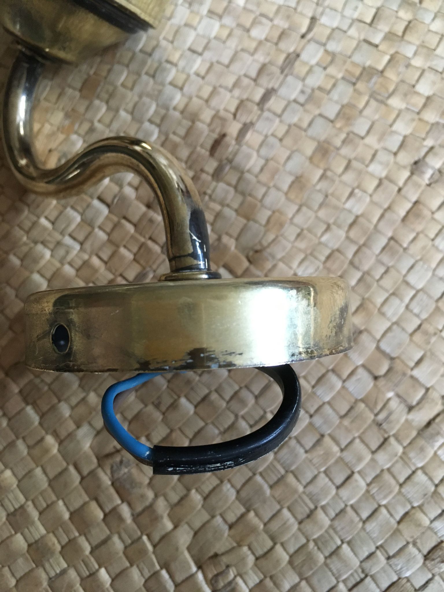 Swan neck sconce