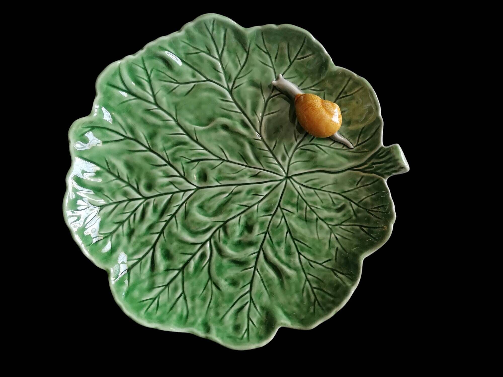 Bordallo Pinheiro cabbage leaf plate