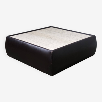 Table basse avec cuir et travertin