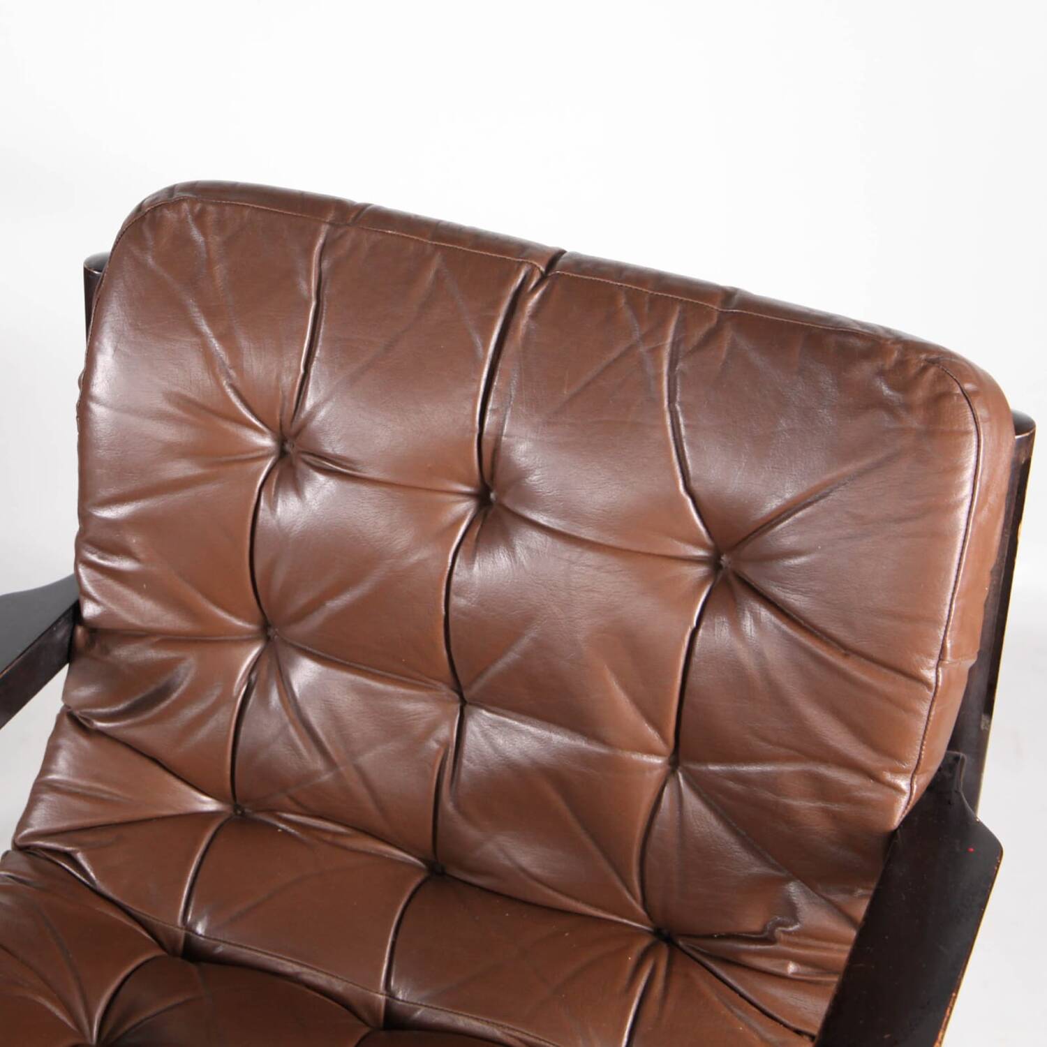 Paire de fauteuils en cuir