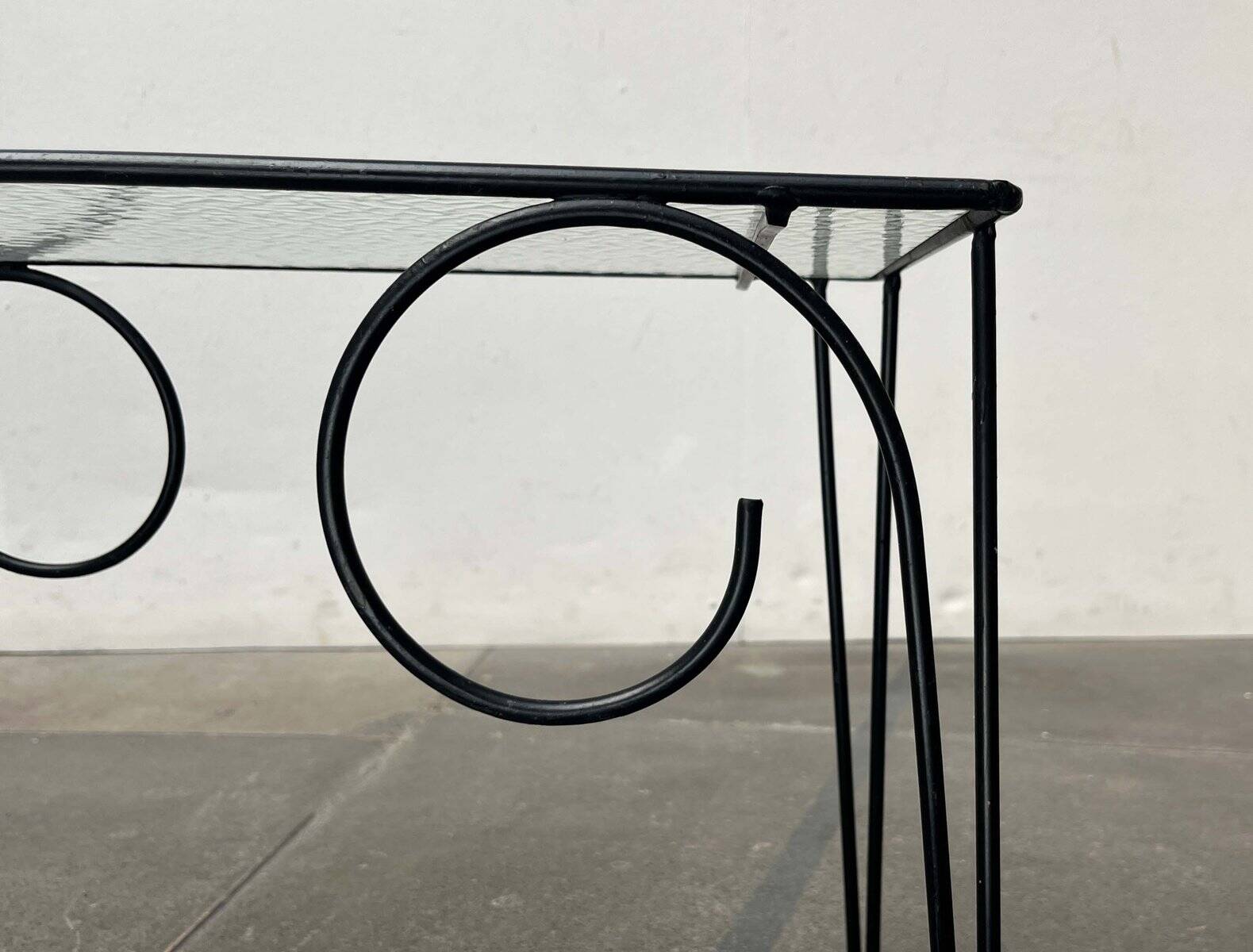Table d'appoint en verre de style danois String des années 1960, milieu du siècle