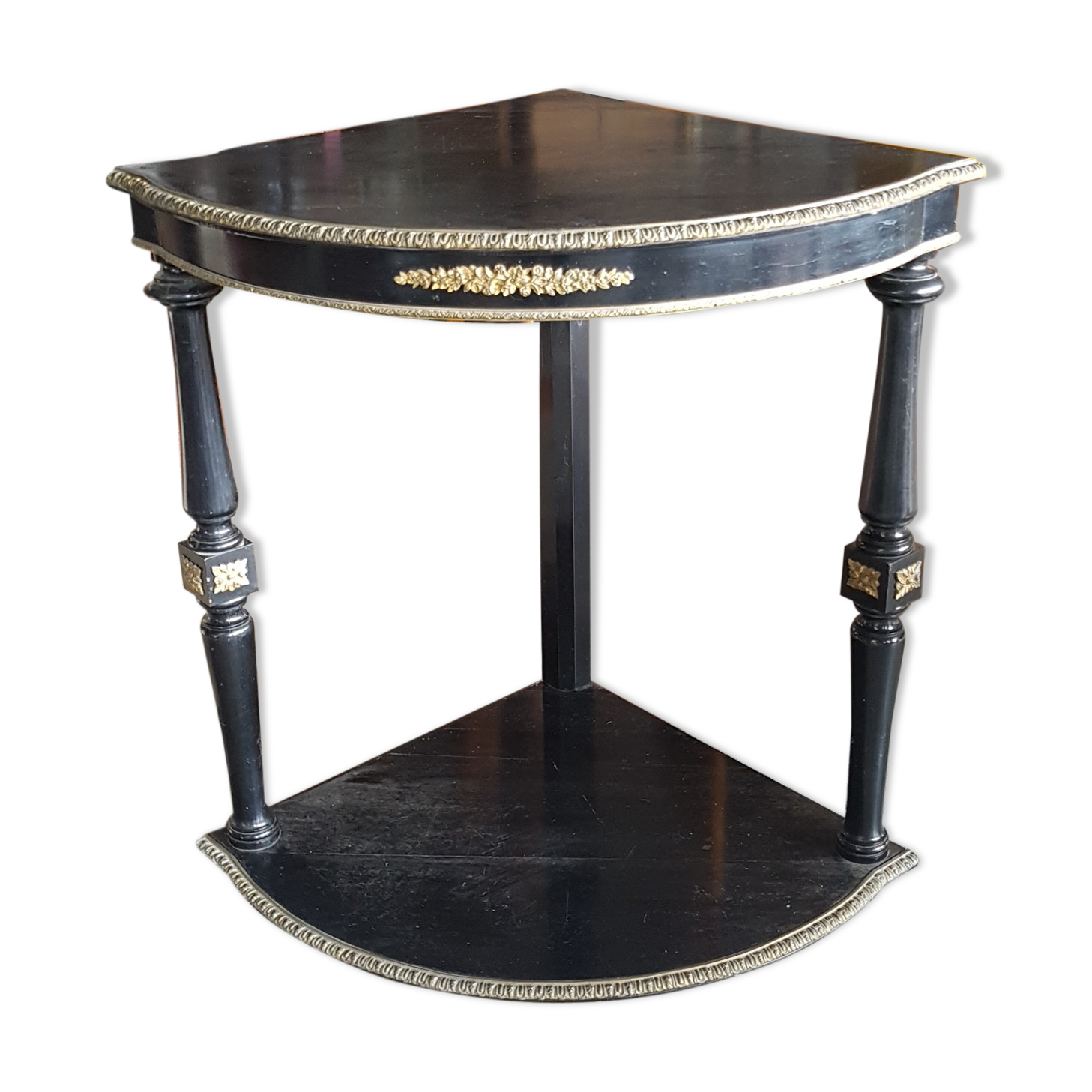 Napoleon lll shelf