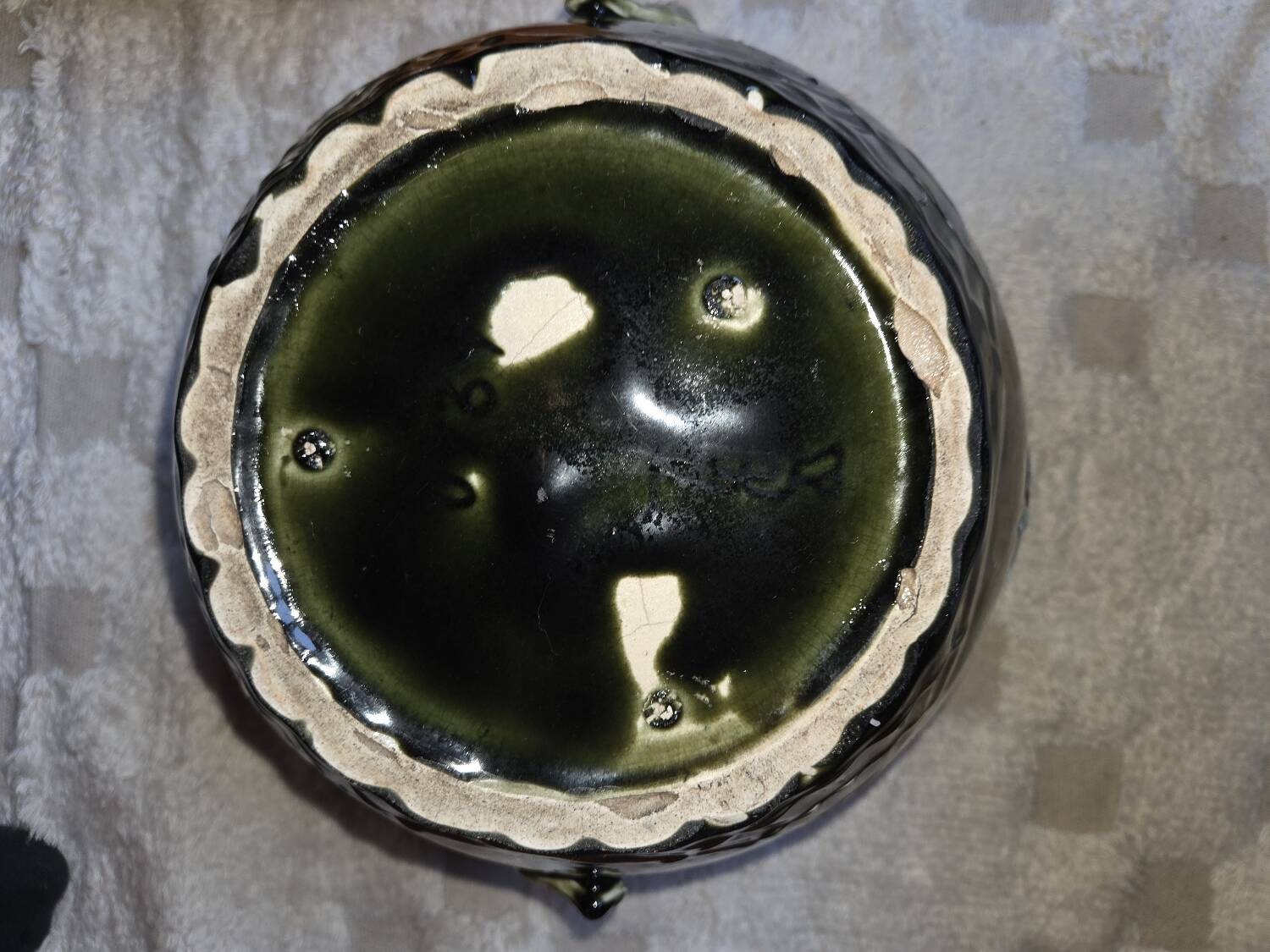 Jardinière in slipware signed by Gustave de Bruyn.