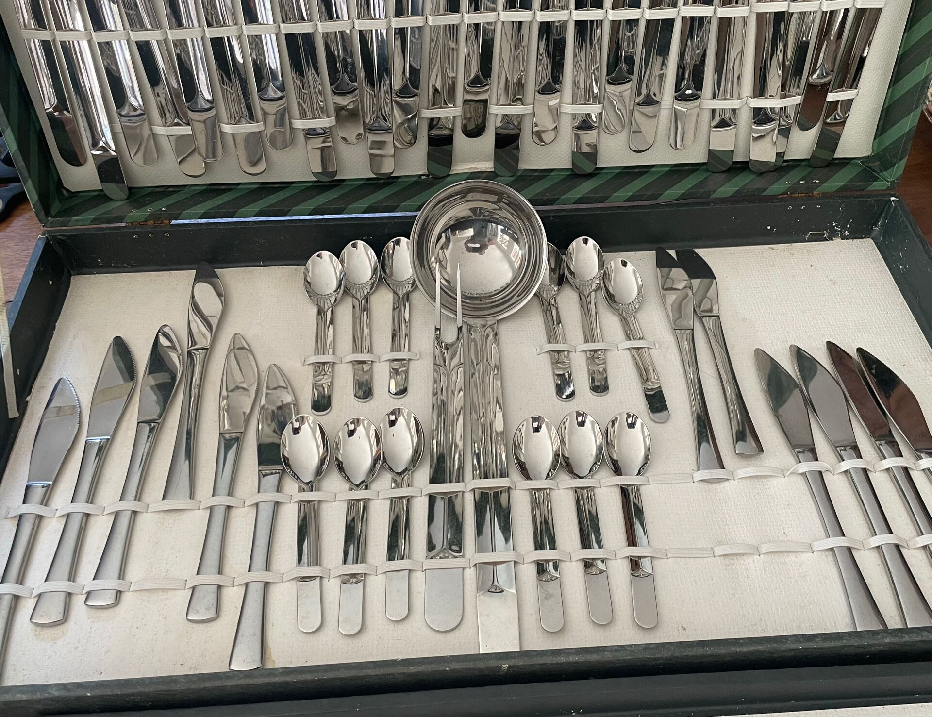 Ménagère Silversud for Wellner Elypsis FF 74 pièces