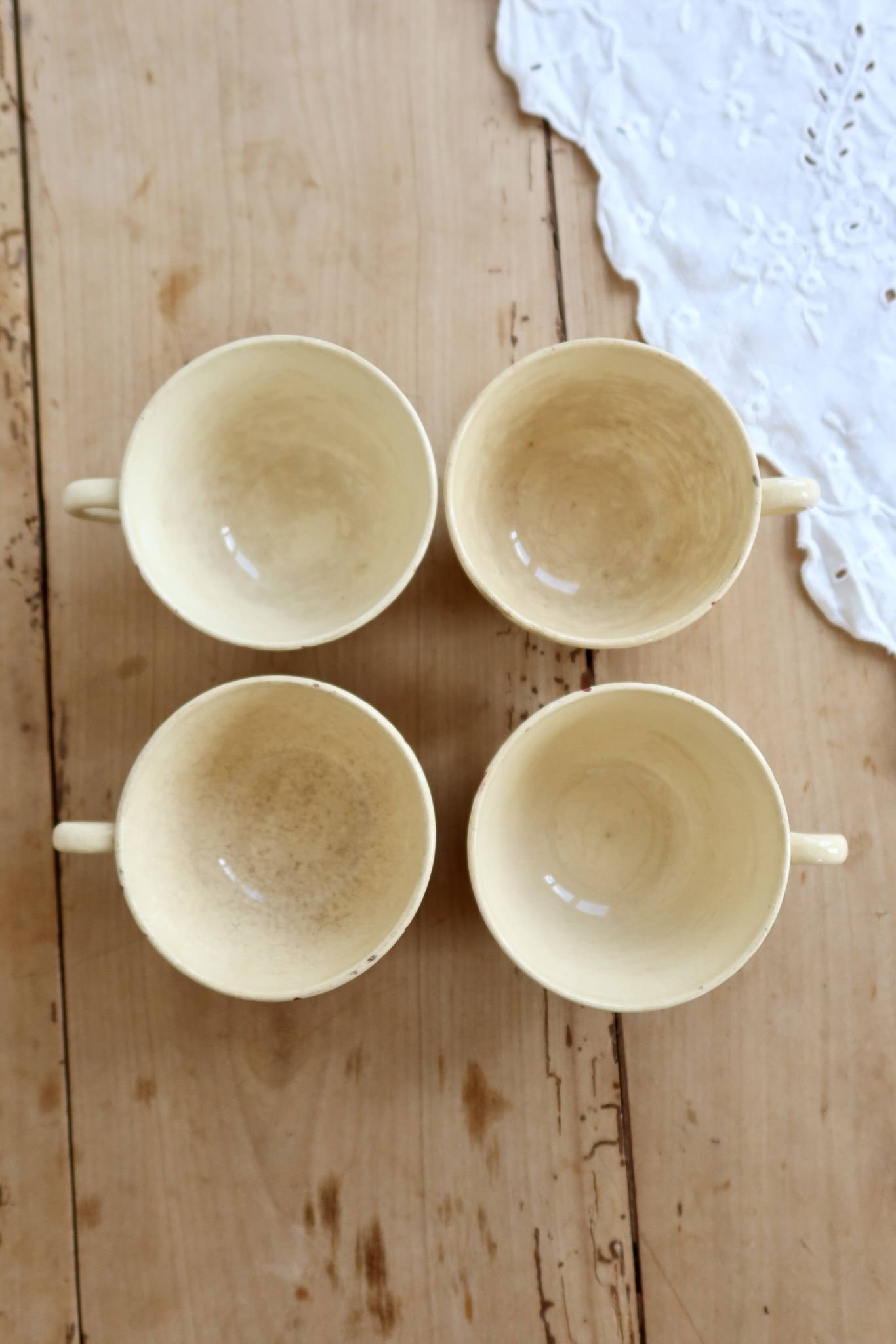 4 antique Gien ironstone coffee cups in ivory – Floral decoration