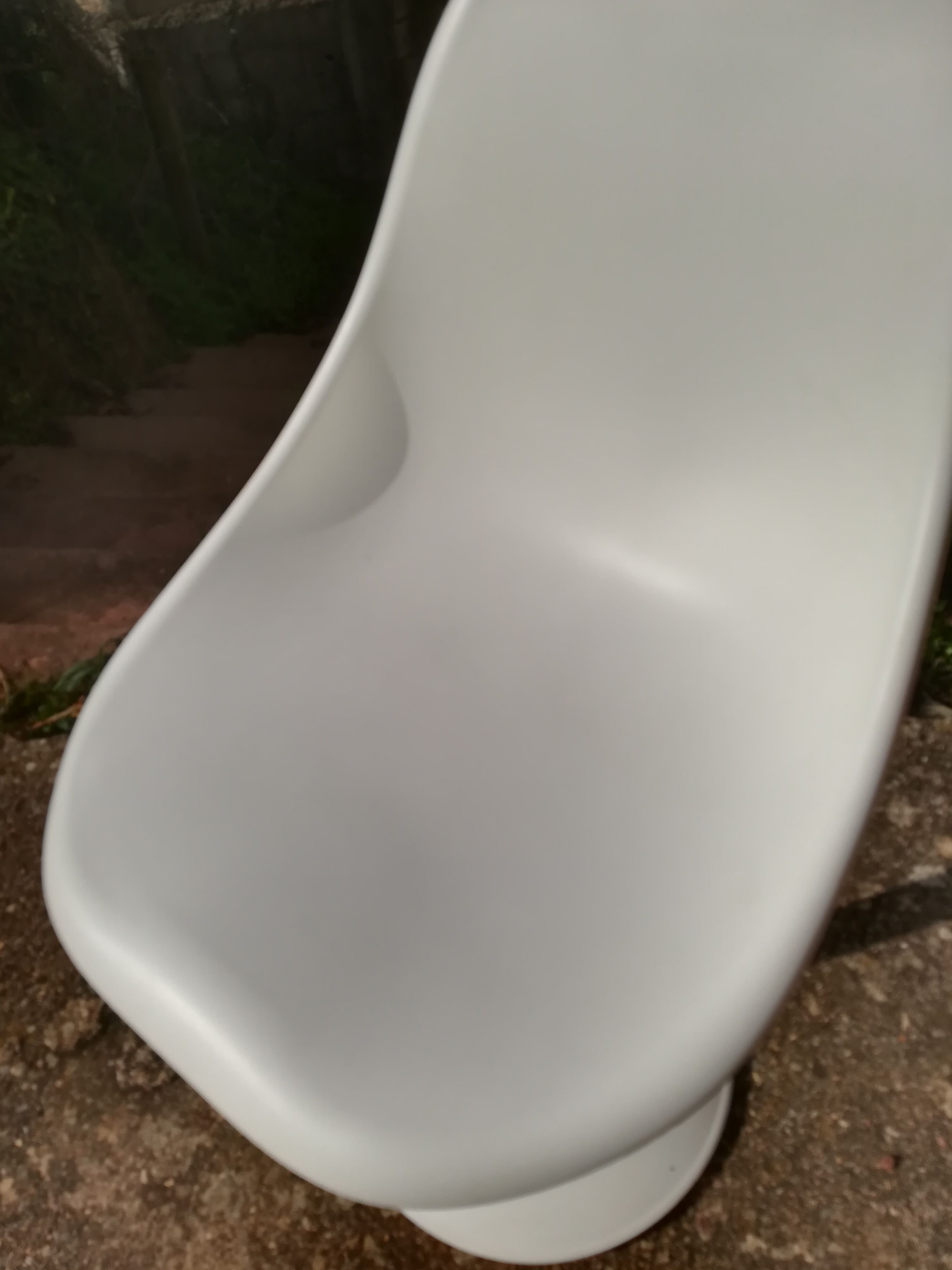 Adjustable design tulip chair