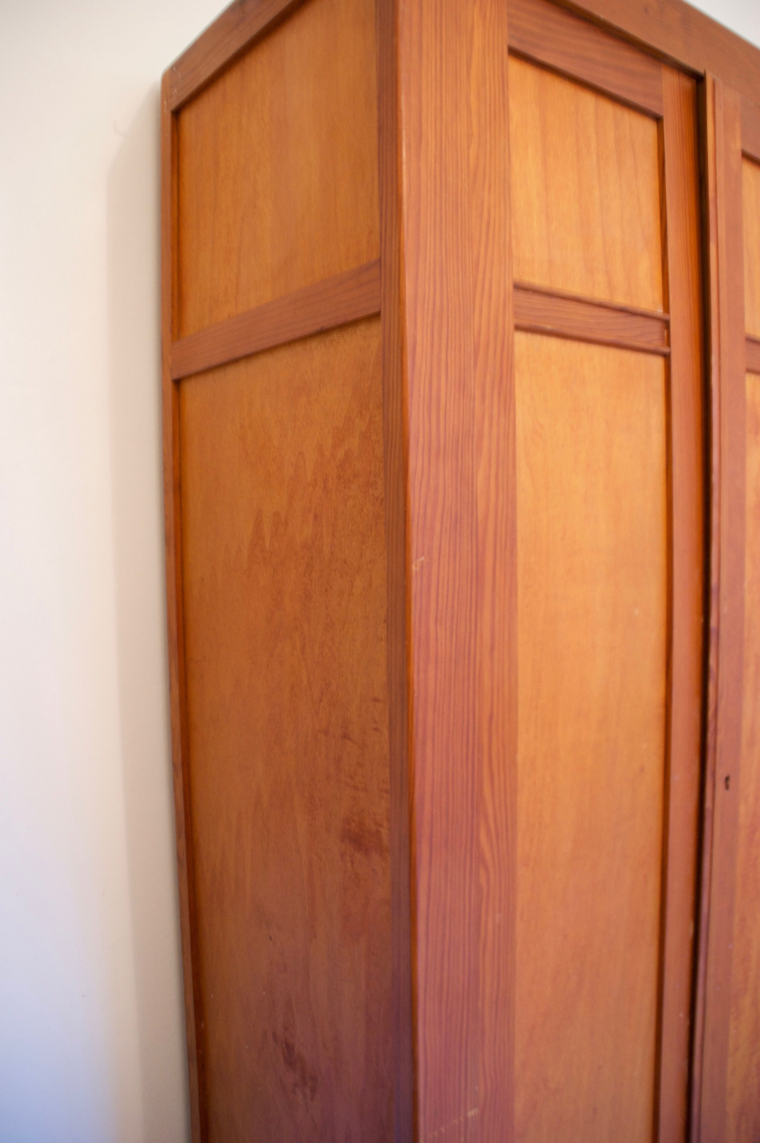 Armoire parisienne vintage