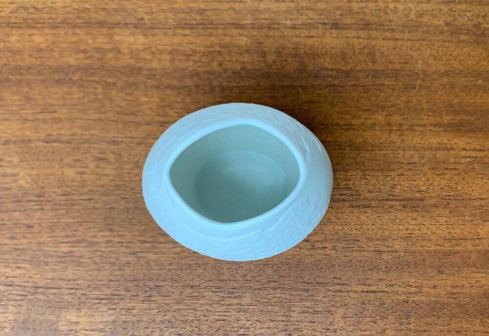 White porcelain vase by M. Frey for Kaiser, mid-century, 1960s.