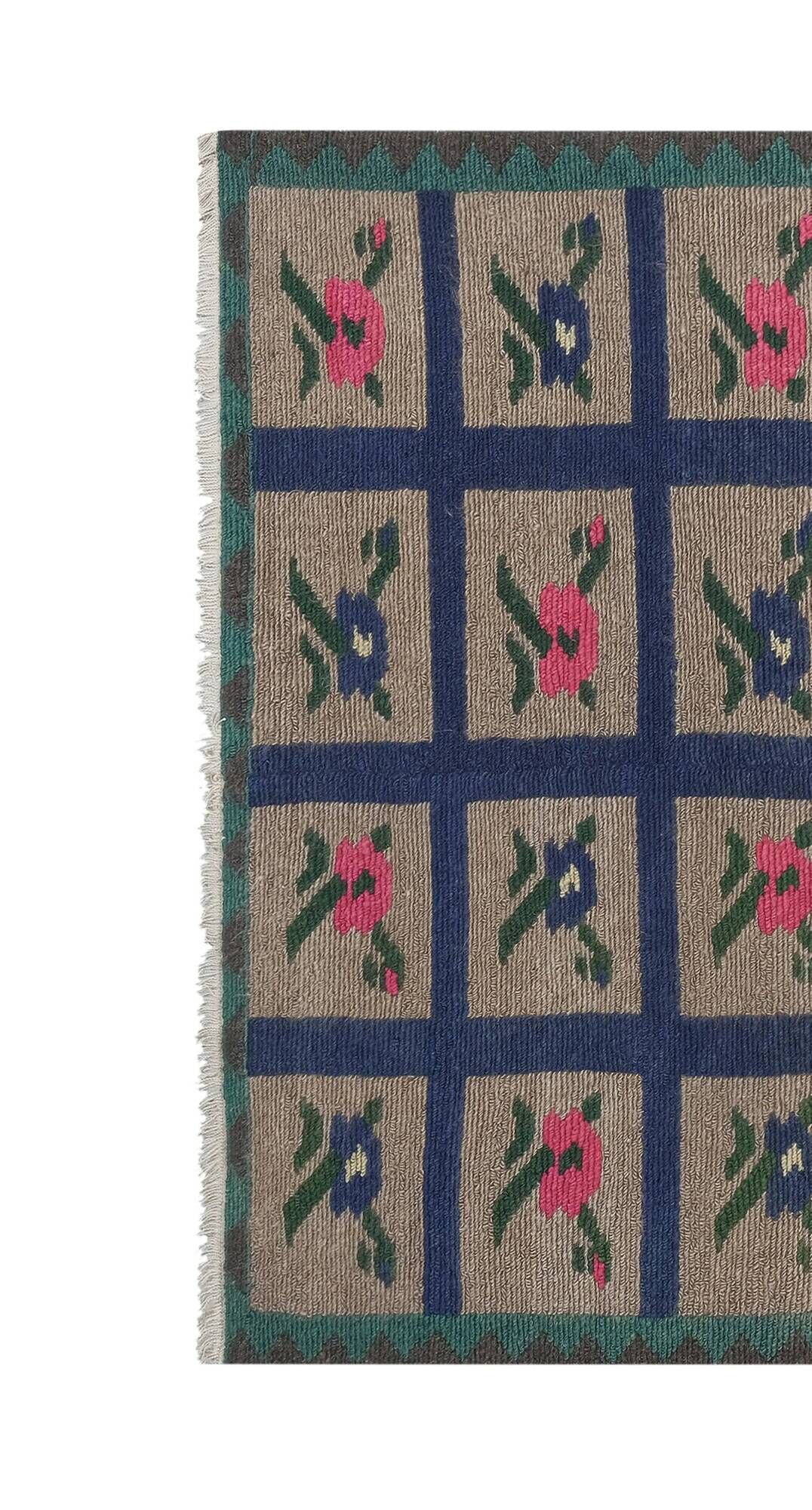 Vintage Turkish handmade rug 110x132 cm