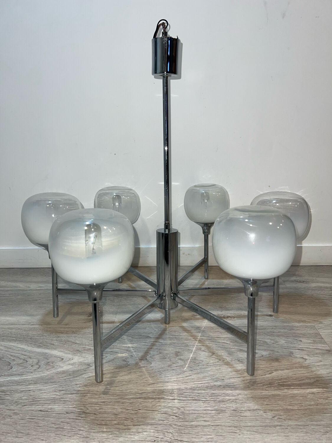 Lustre Space Age 6 arms in chrome and opalised globes in the style of Gaetano Sciolari.
