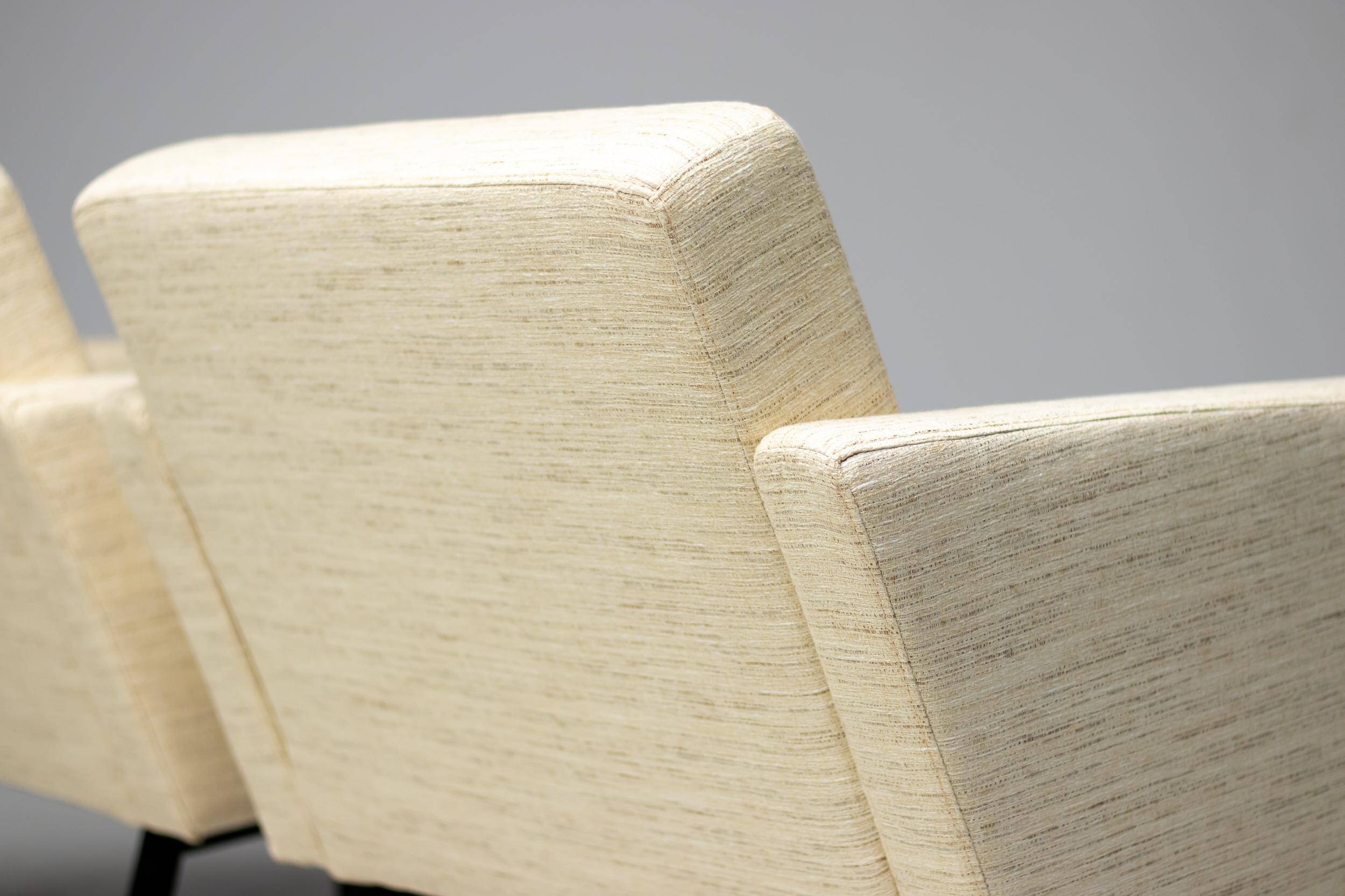 Pair of cream wool lounge chairs Martin Visser SZ48