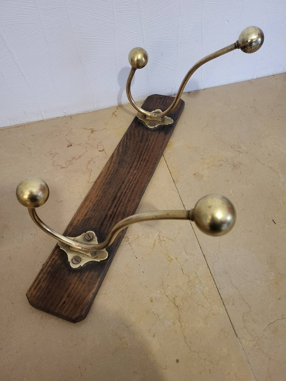 Patères bois et laiton