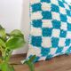 Coussin berbère damier turquoise