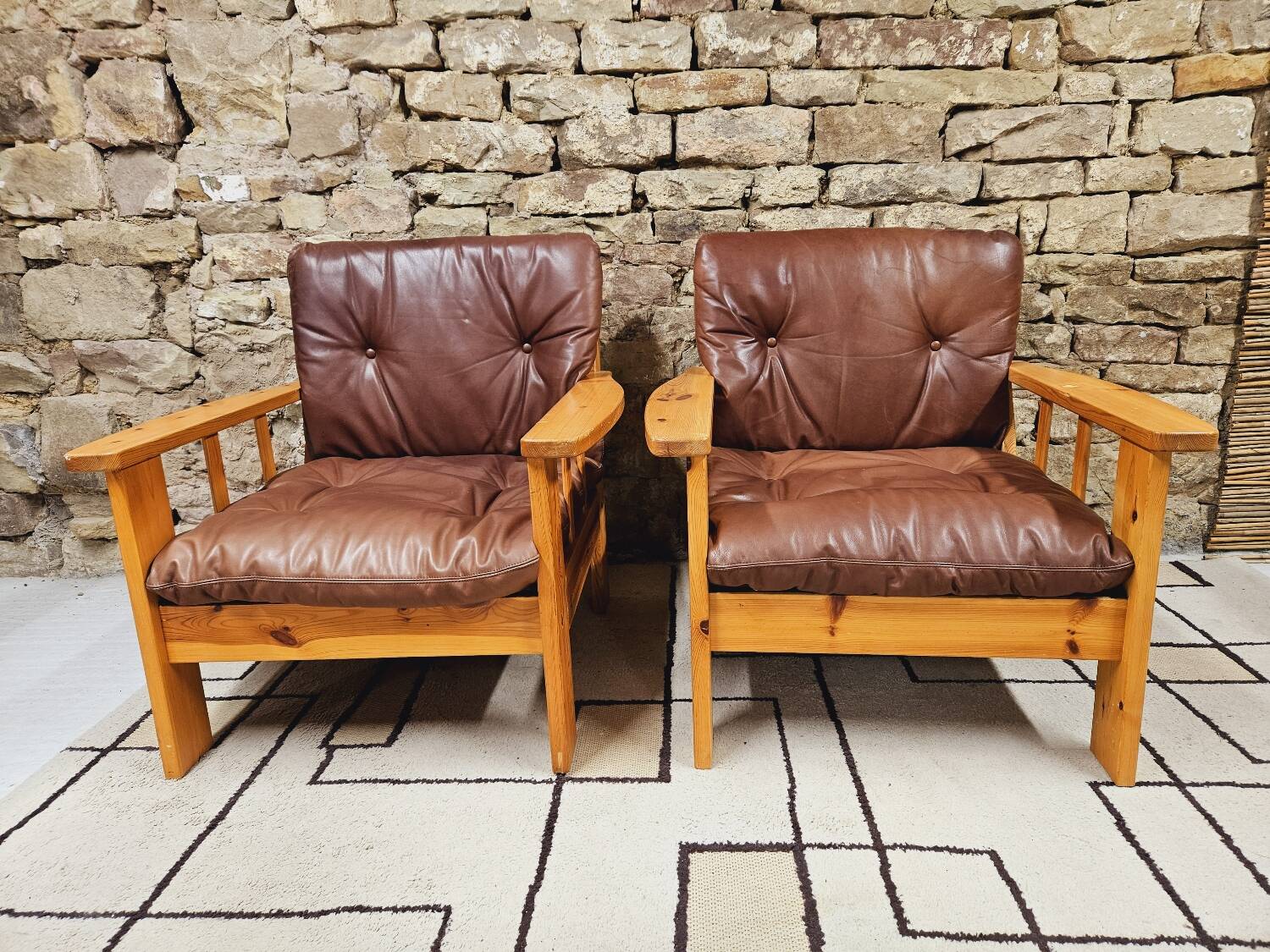 Pair of leather armchairs 1980