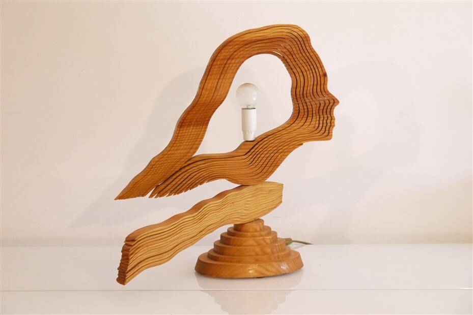 Lampe anthropomorphe en bois 1980