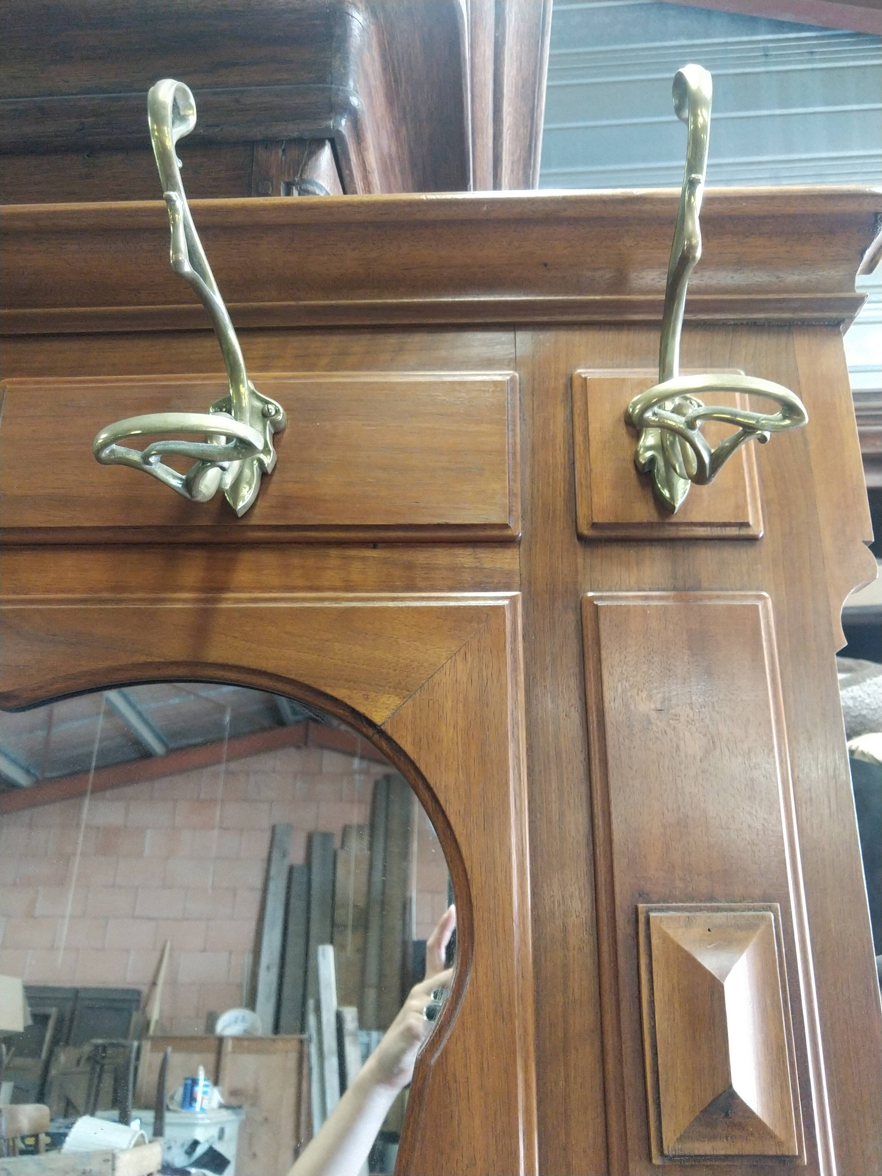 Cloakroom, wall coat rack
