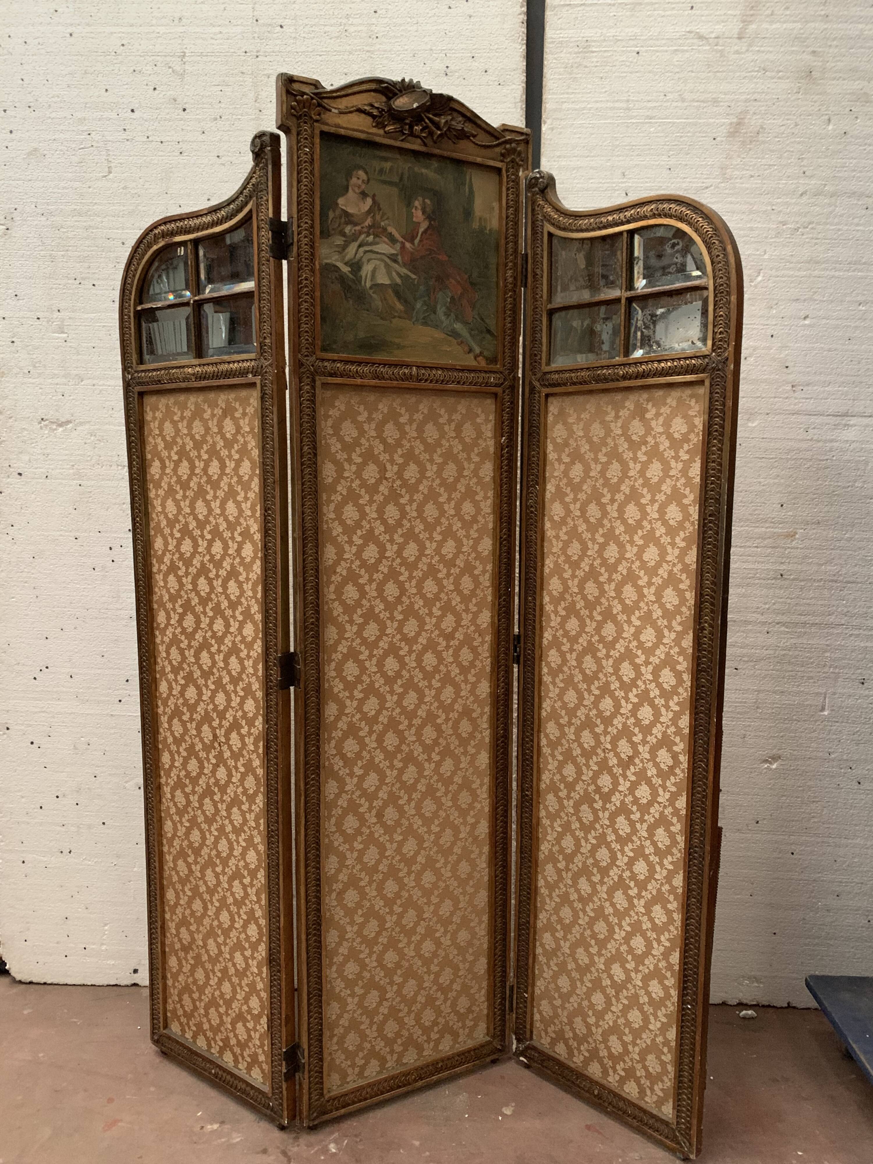 Paravent a trois panneaux de style Louis XVI en bois et stuc doré XX siècle