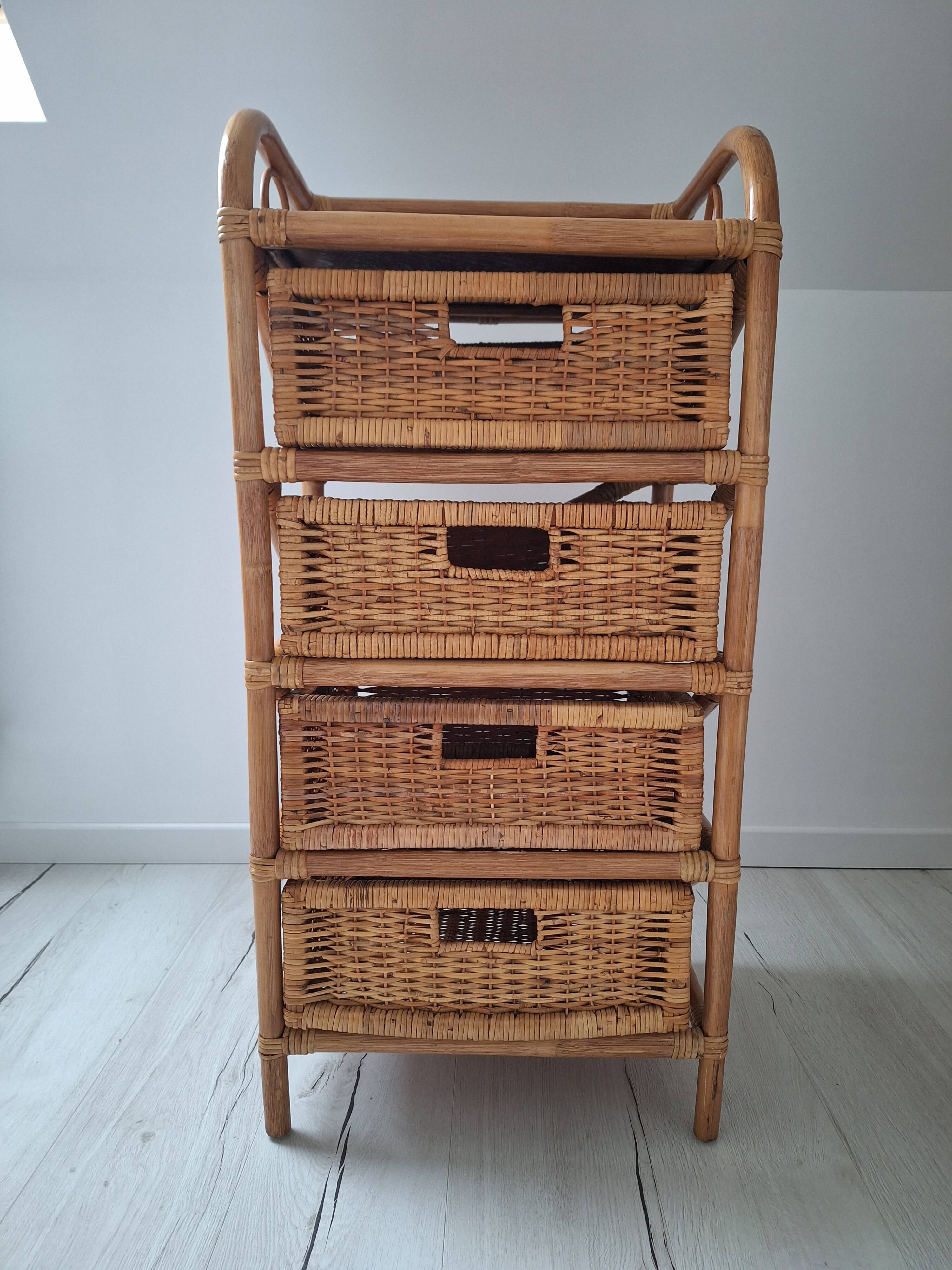 Commode en rotin