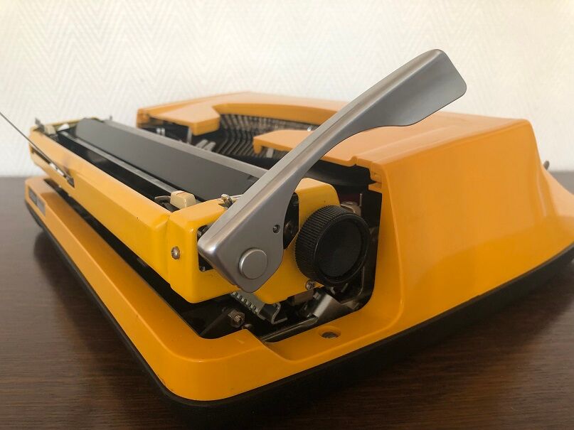 Machine à écrire Brother Deluxe800 vintage 70 + ruban NEUF