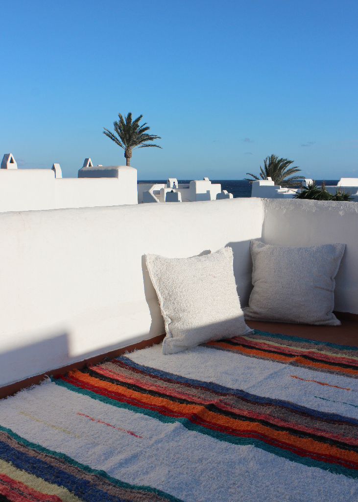 Carpet 140 x 200 cm - multicolor and white