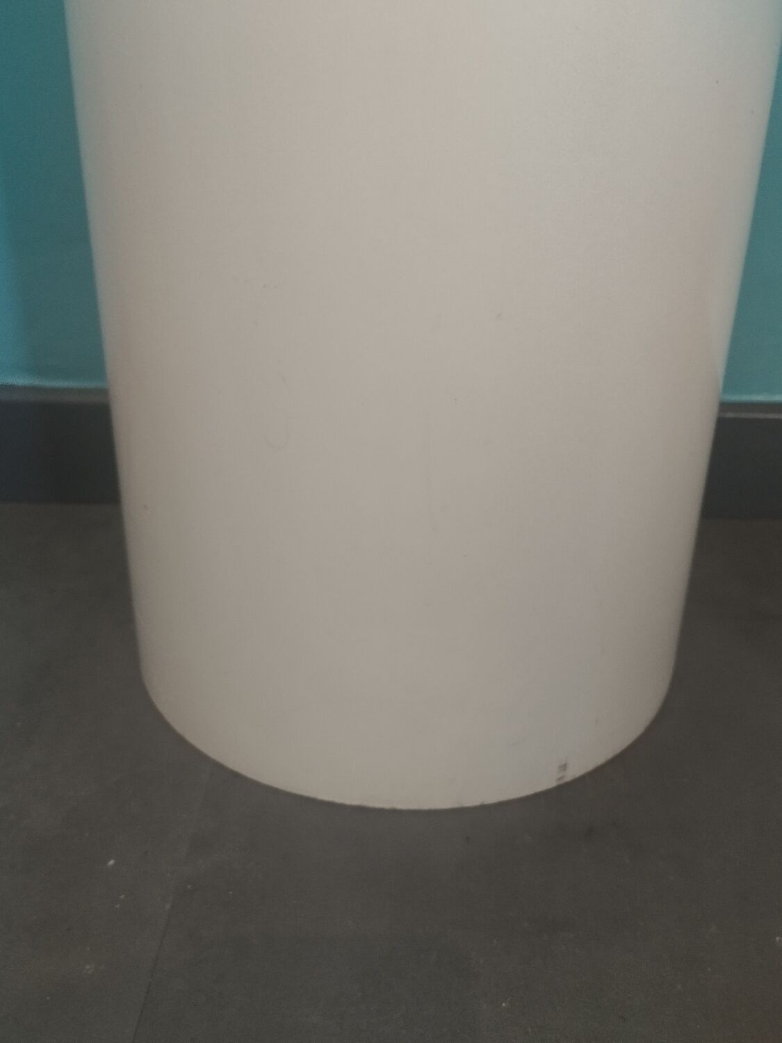 Large mirror lipstick design