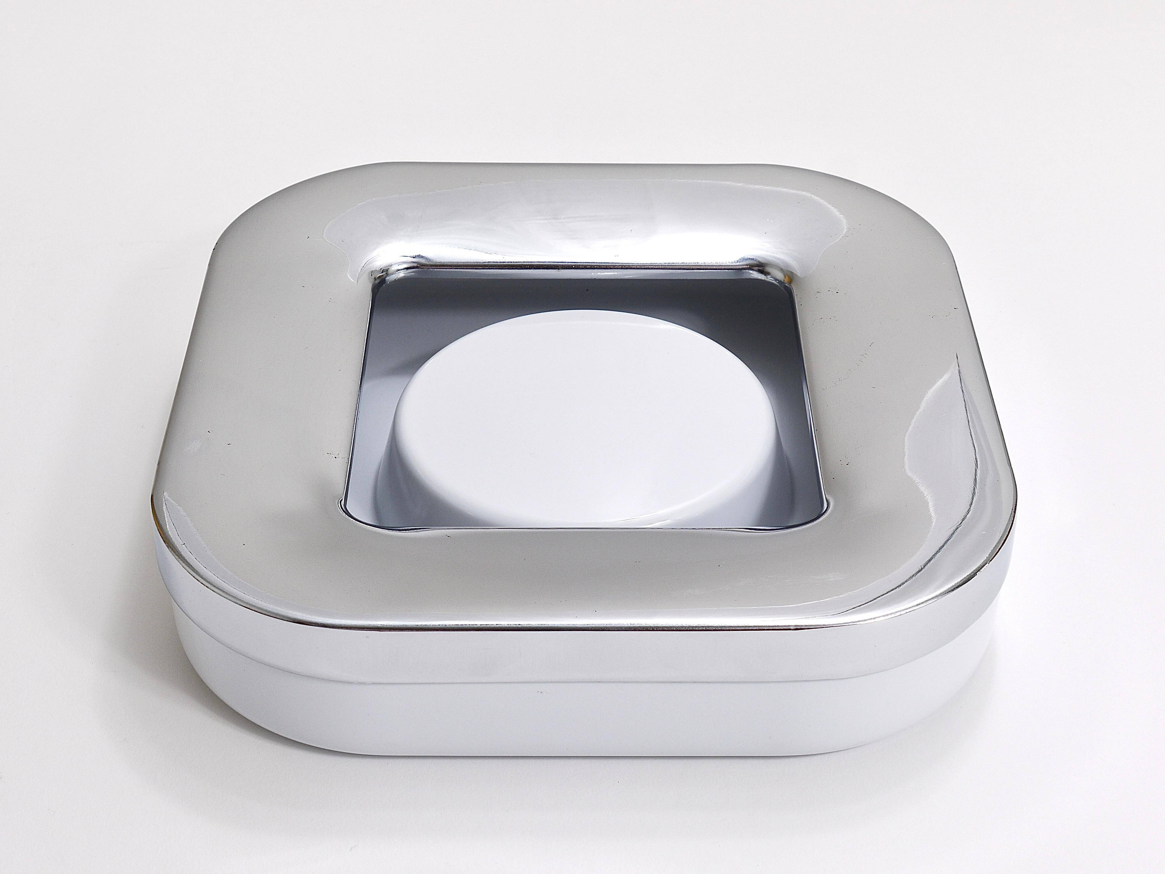 Square white ashtray Ico Parisi, chrome and melamine by Lamperti, Italy, 1970s.