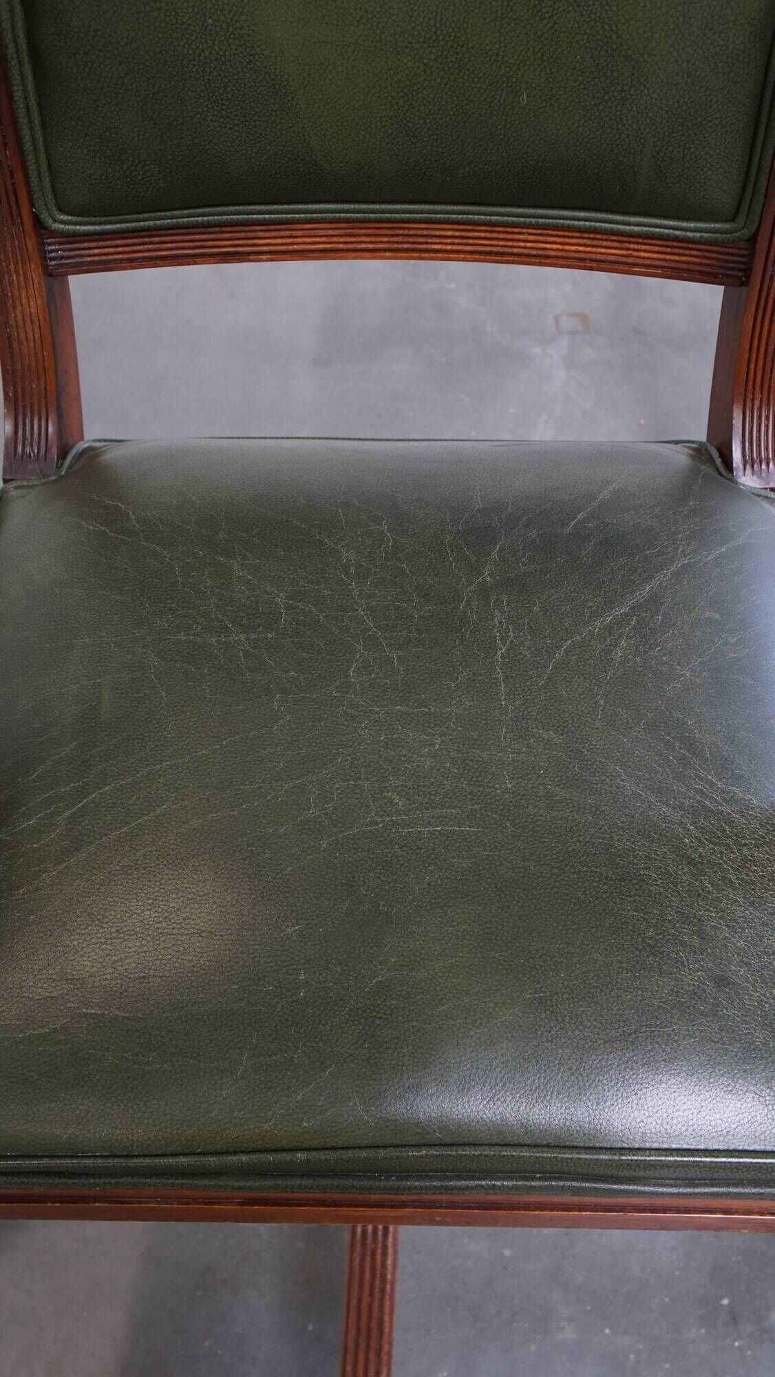 English-Style Office Chair in Cowhide Leather on Wheels Combined with Wood