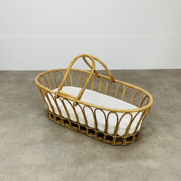 Couffin vintage en rotin