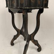 Worker Napoleon III, black lacquered wood with Asian decoration painted gold