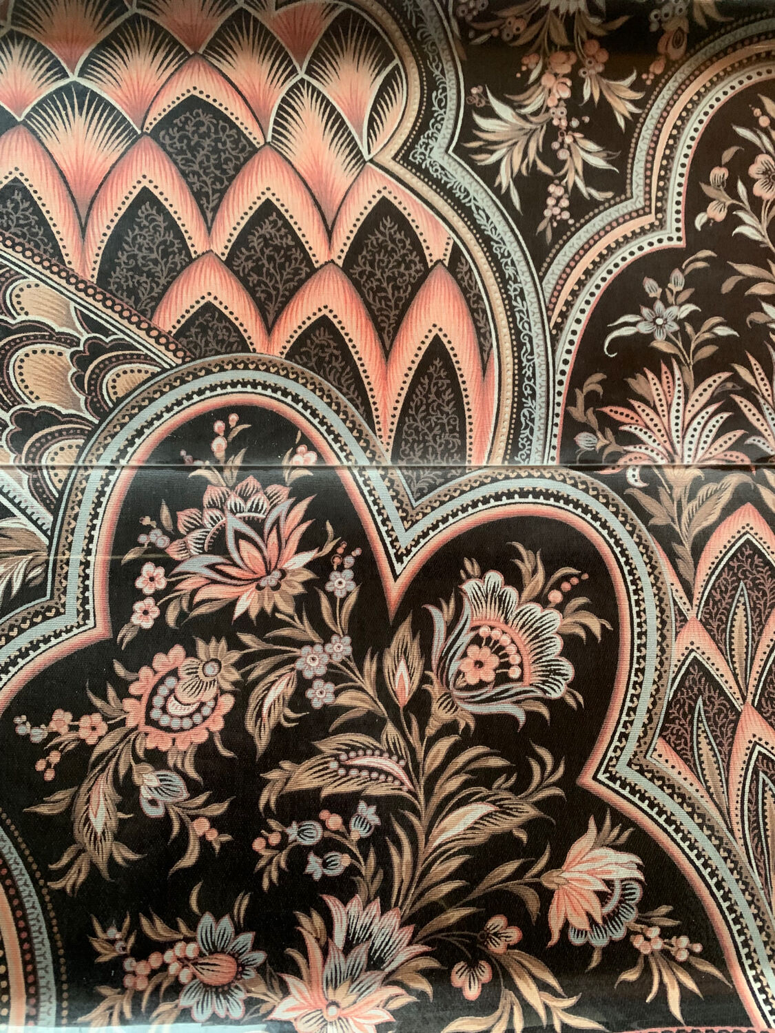 Folding service with wheels