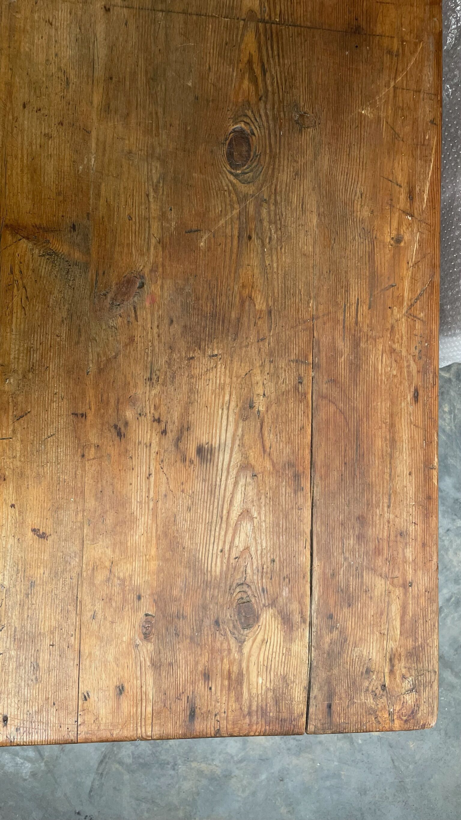 Farmhouse table with drawers