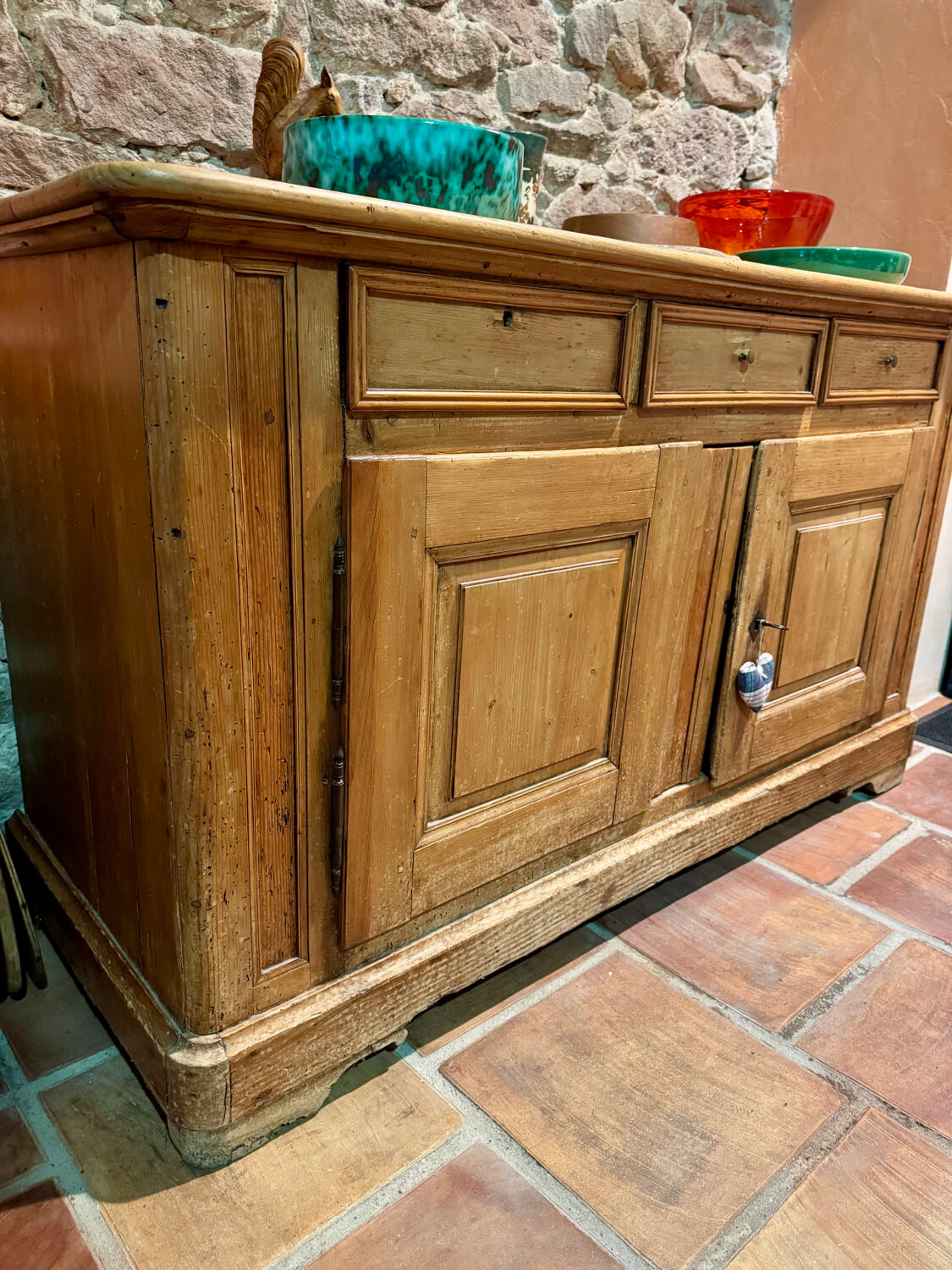 19th-century fir sideboard with 2 doors and 3 drawers