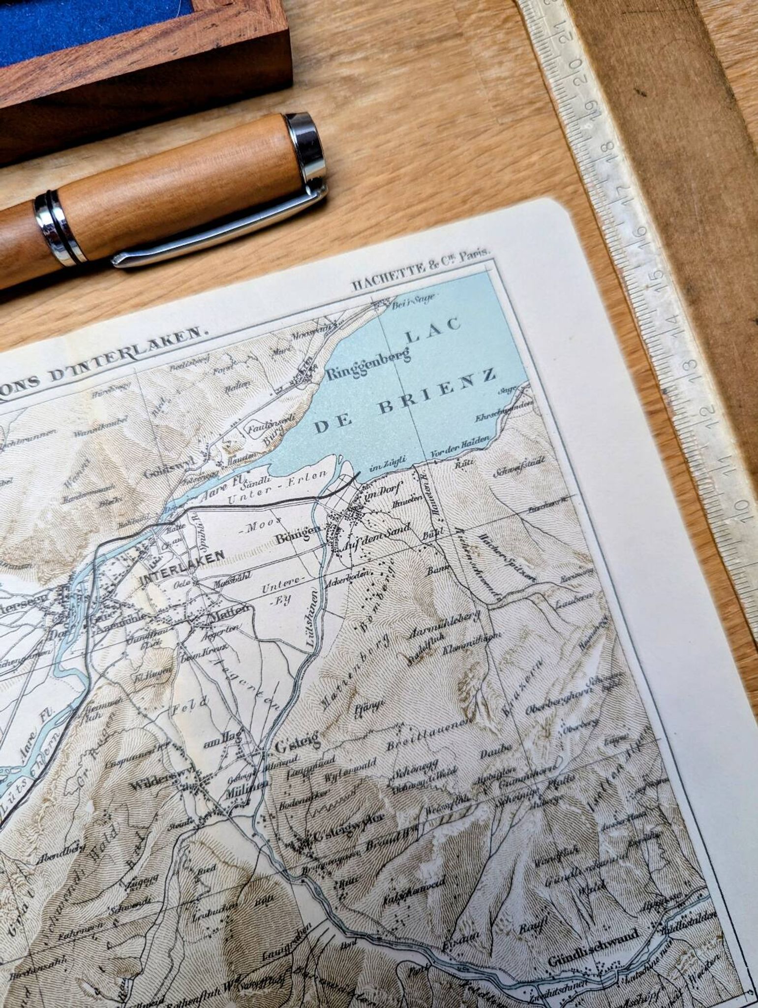 Imprimée en 1844, les environs d'Interlaken, Suisse.
