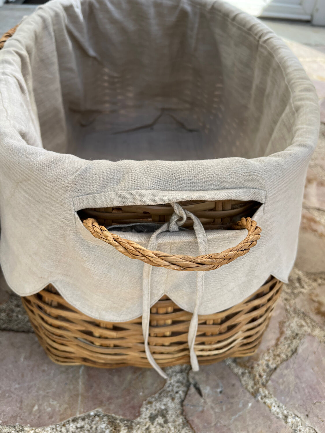 Wicker laundry basket