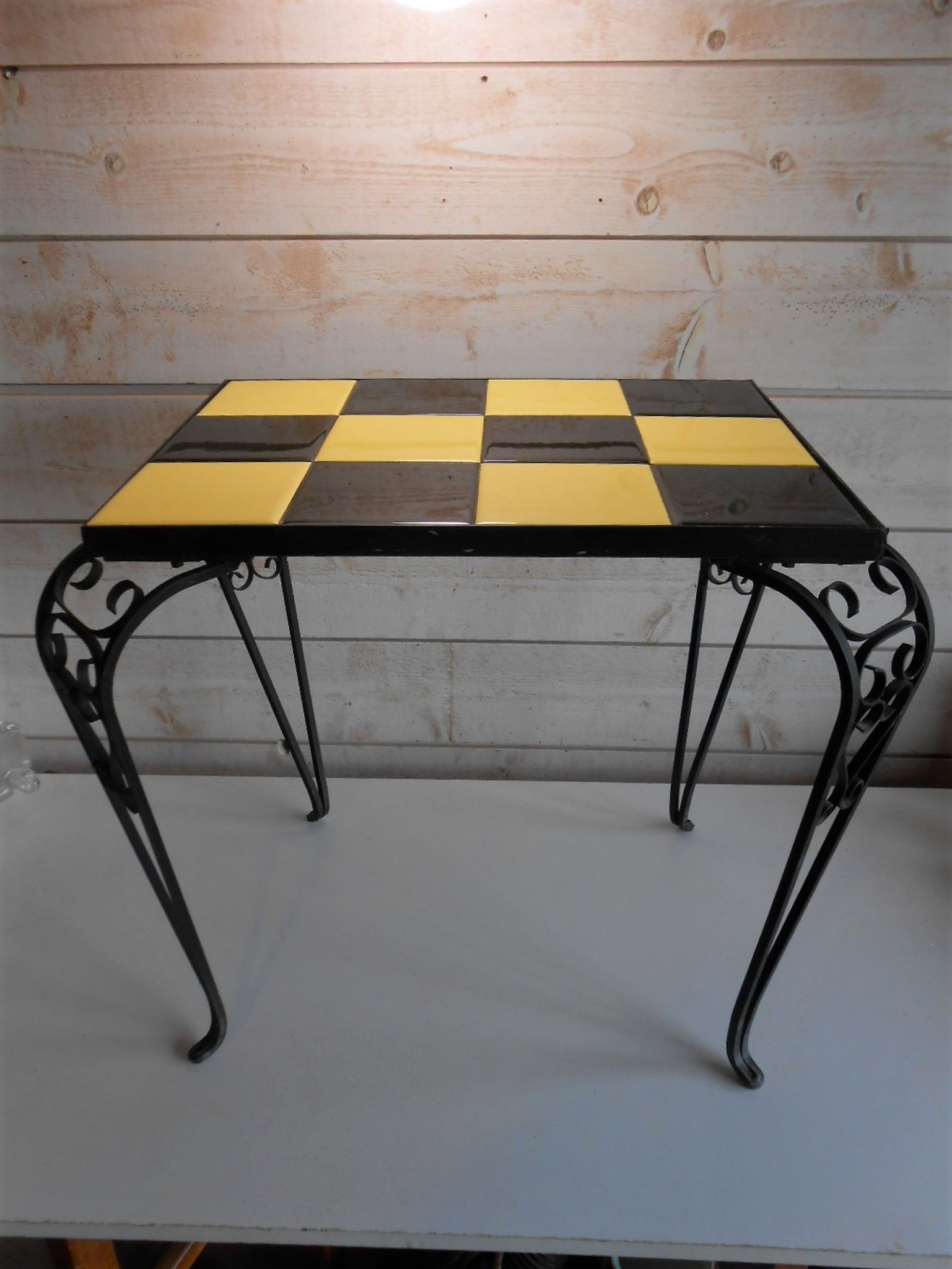 Table d'appoint en fer forgé vintage