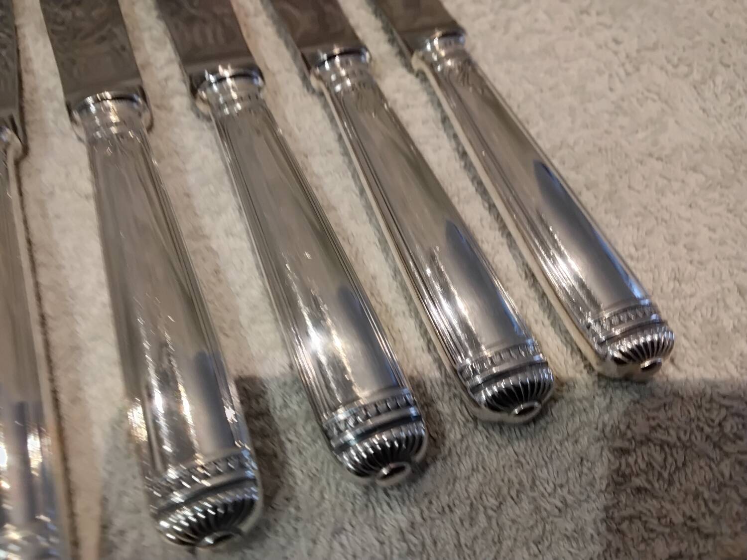 12 silver-plated dessert knives by Christofle Malmaison