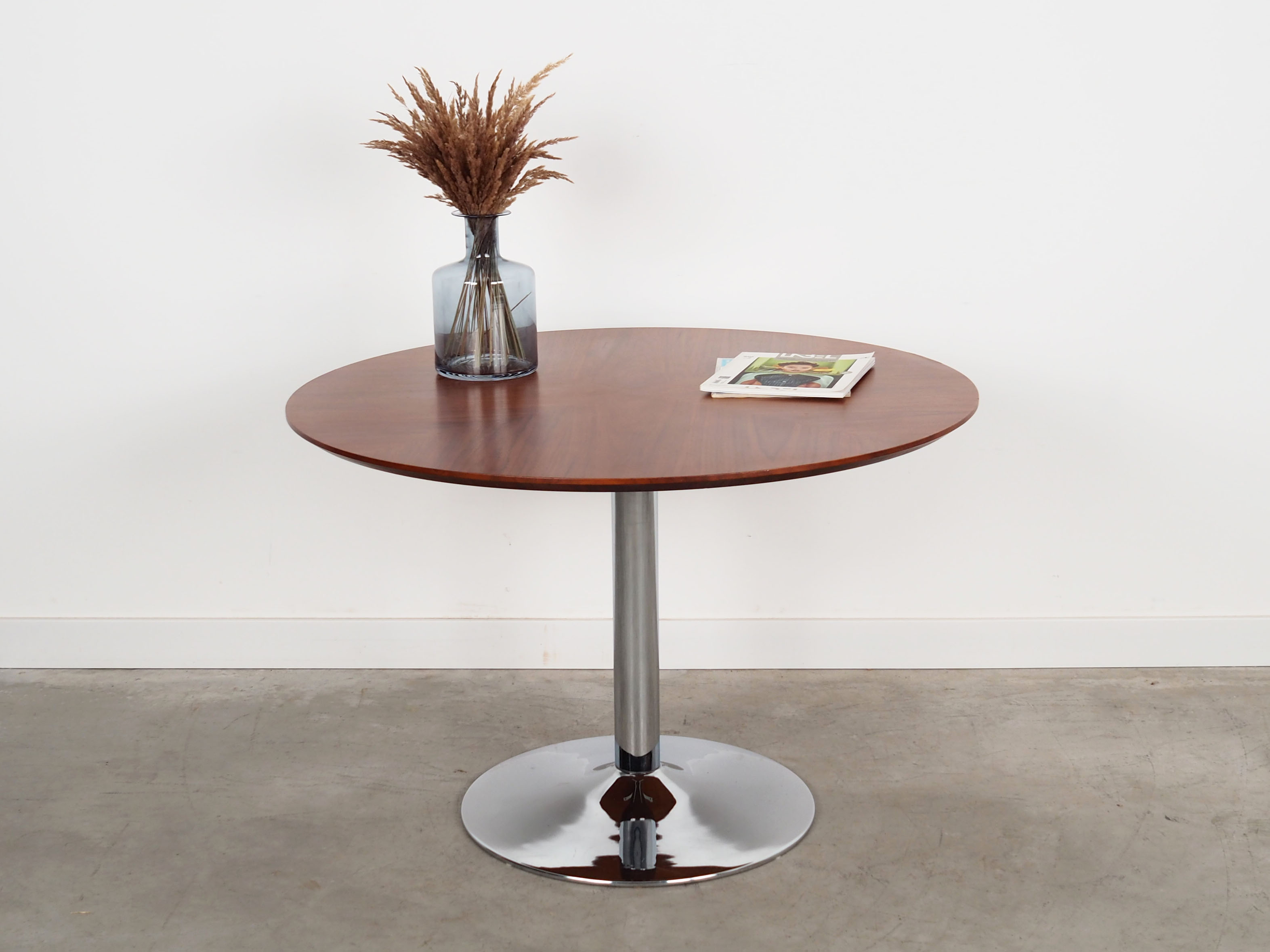 Round table from the 80s