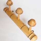 Coat rack with 3 wooden hooks