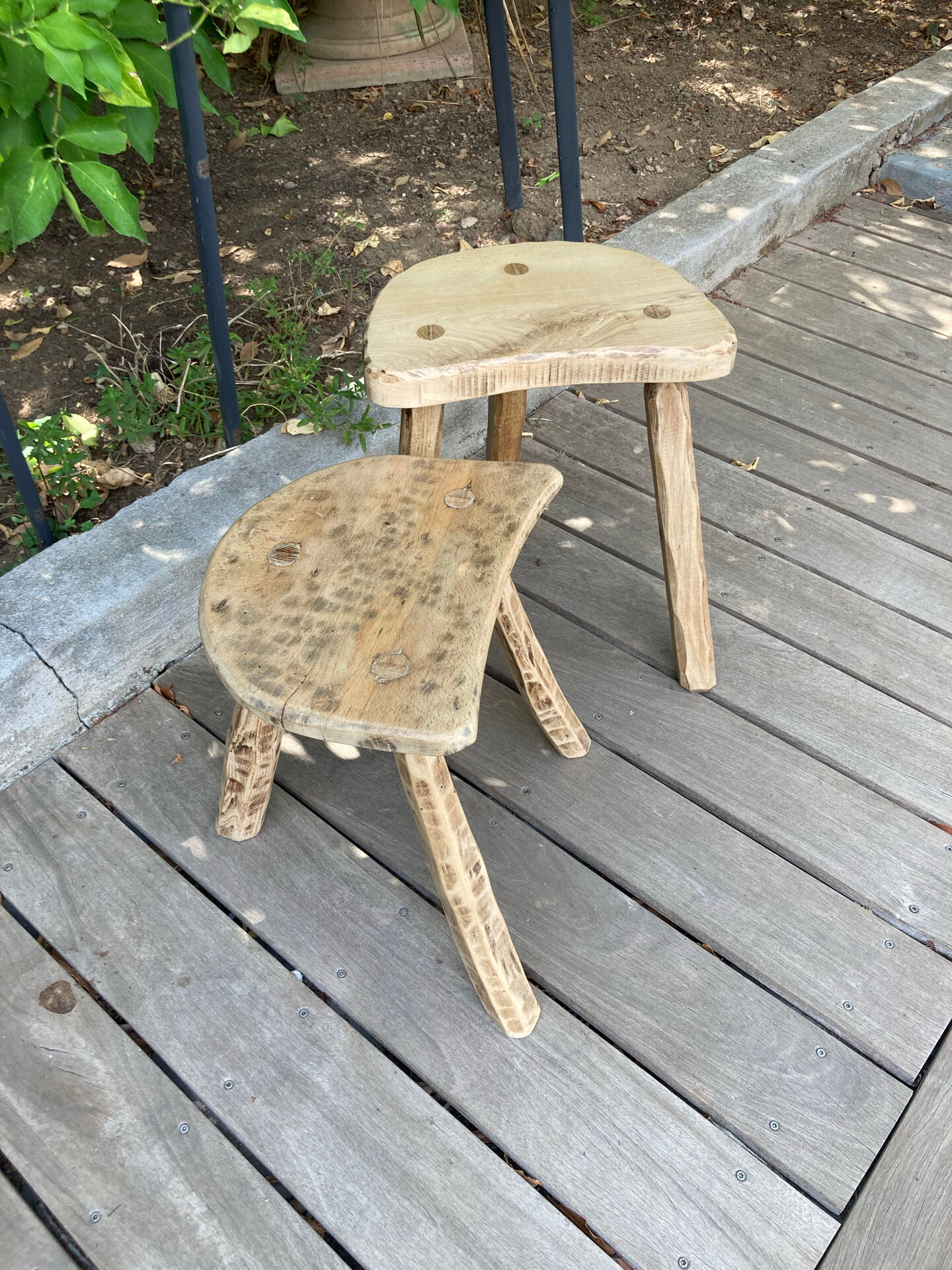 Set of 2 stools brutalist tripod oak/beech