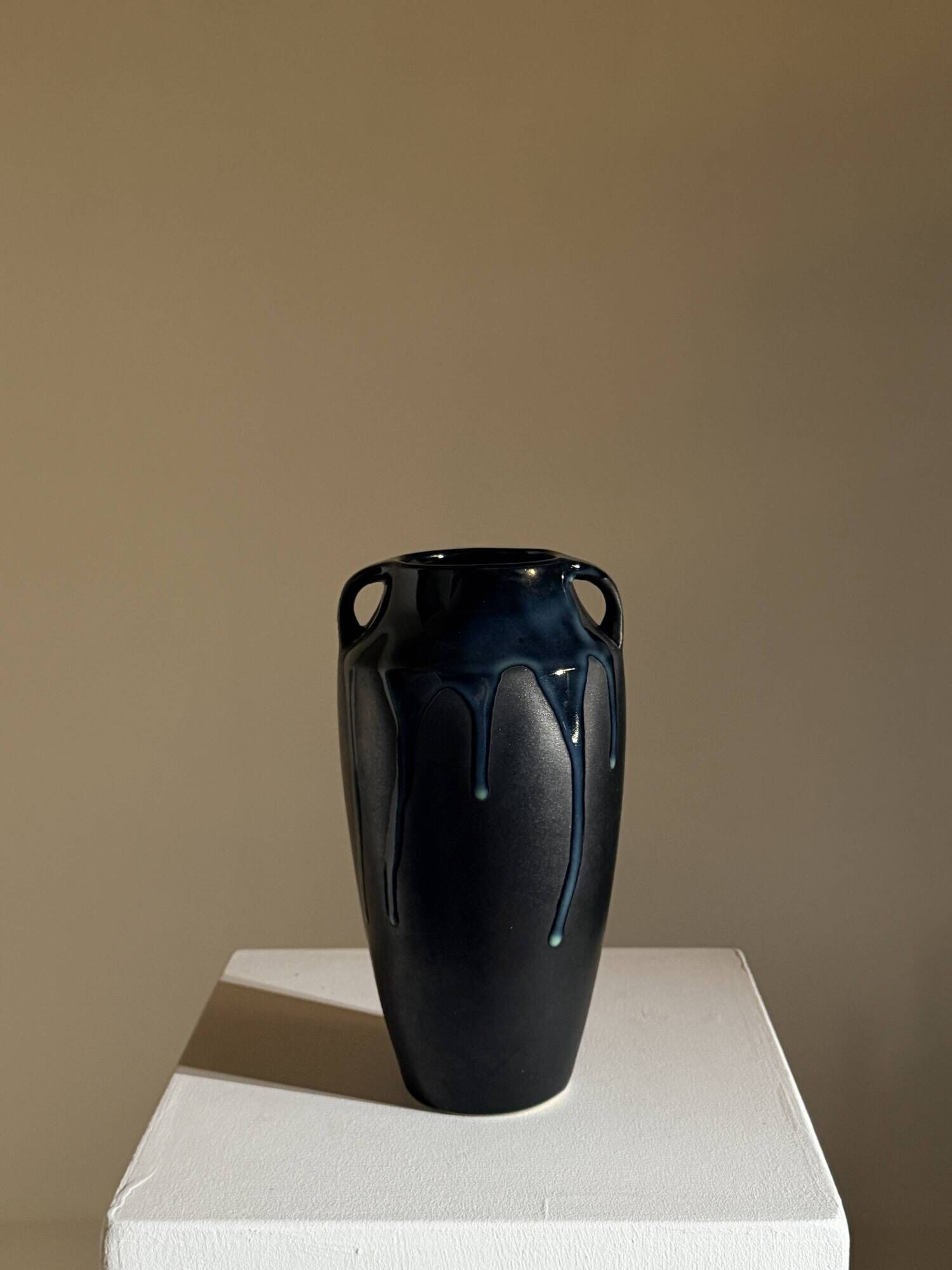 Large Art Deco vase with handles by Alfred Lebret, France, circa 1920.