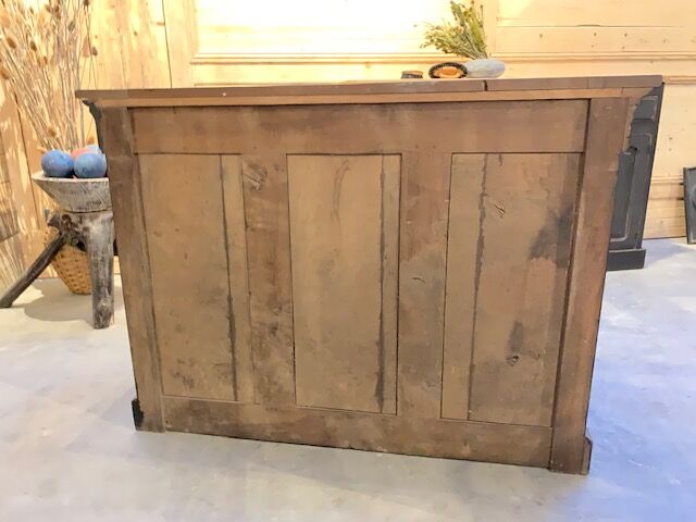 Dresser early 20th century