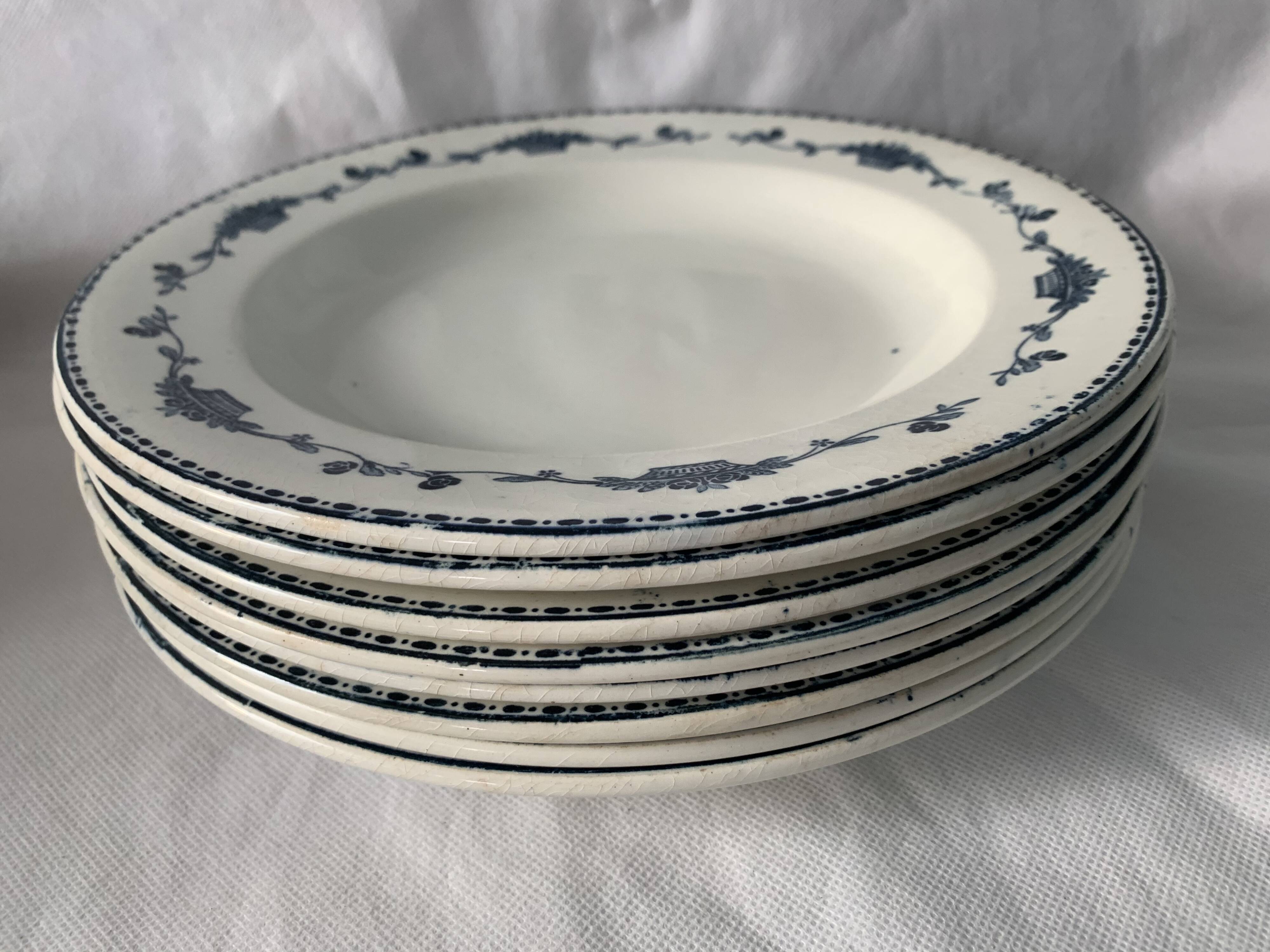 Lot of 8 flat plates and 8 hollow plates in ancient blue salins earthenware