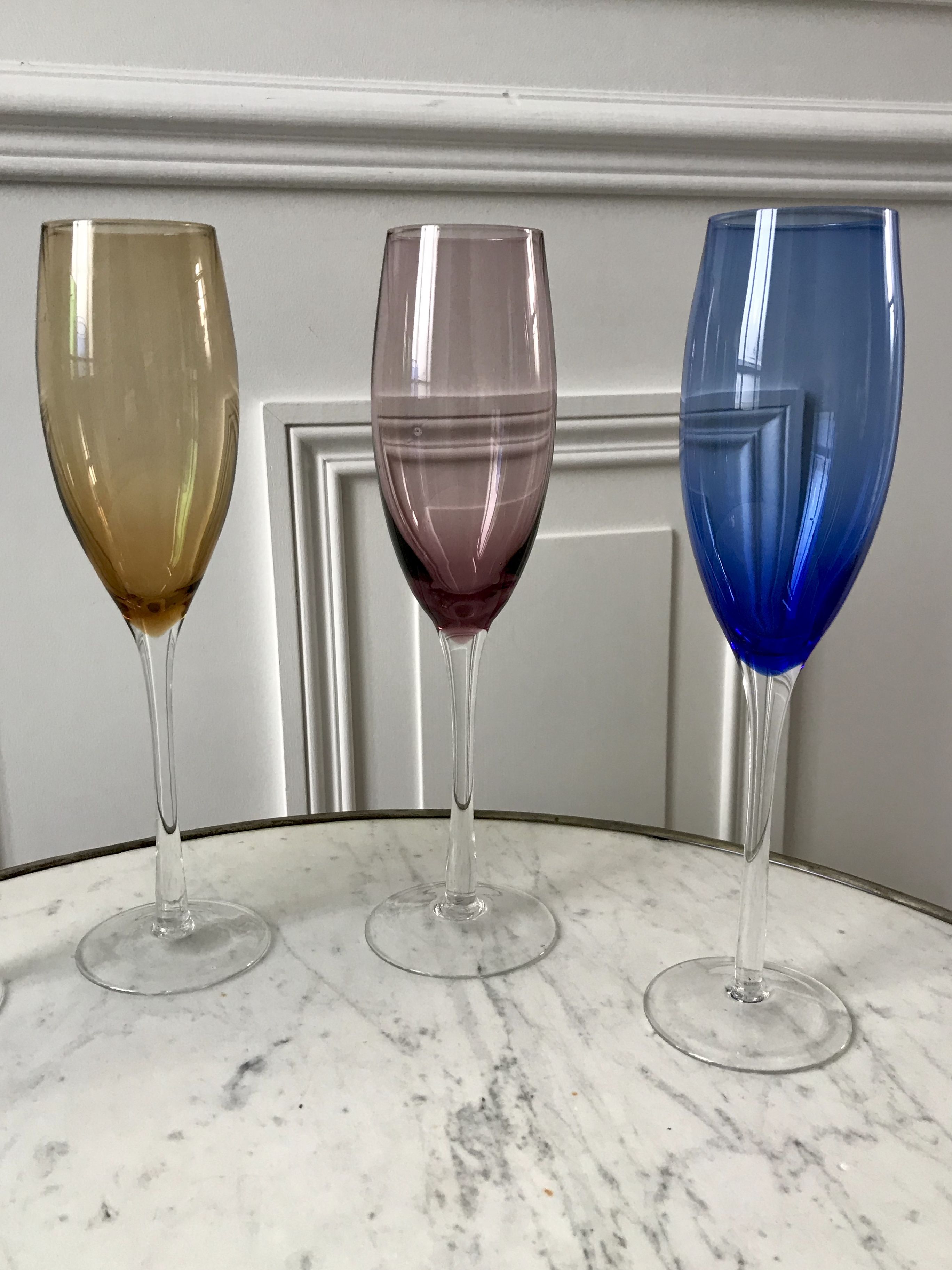 Set of 5 champagne flutes in colored glass 70s